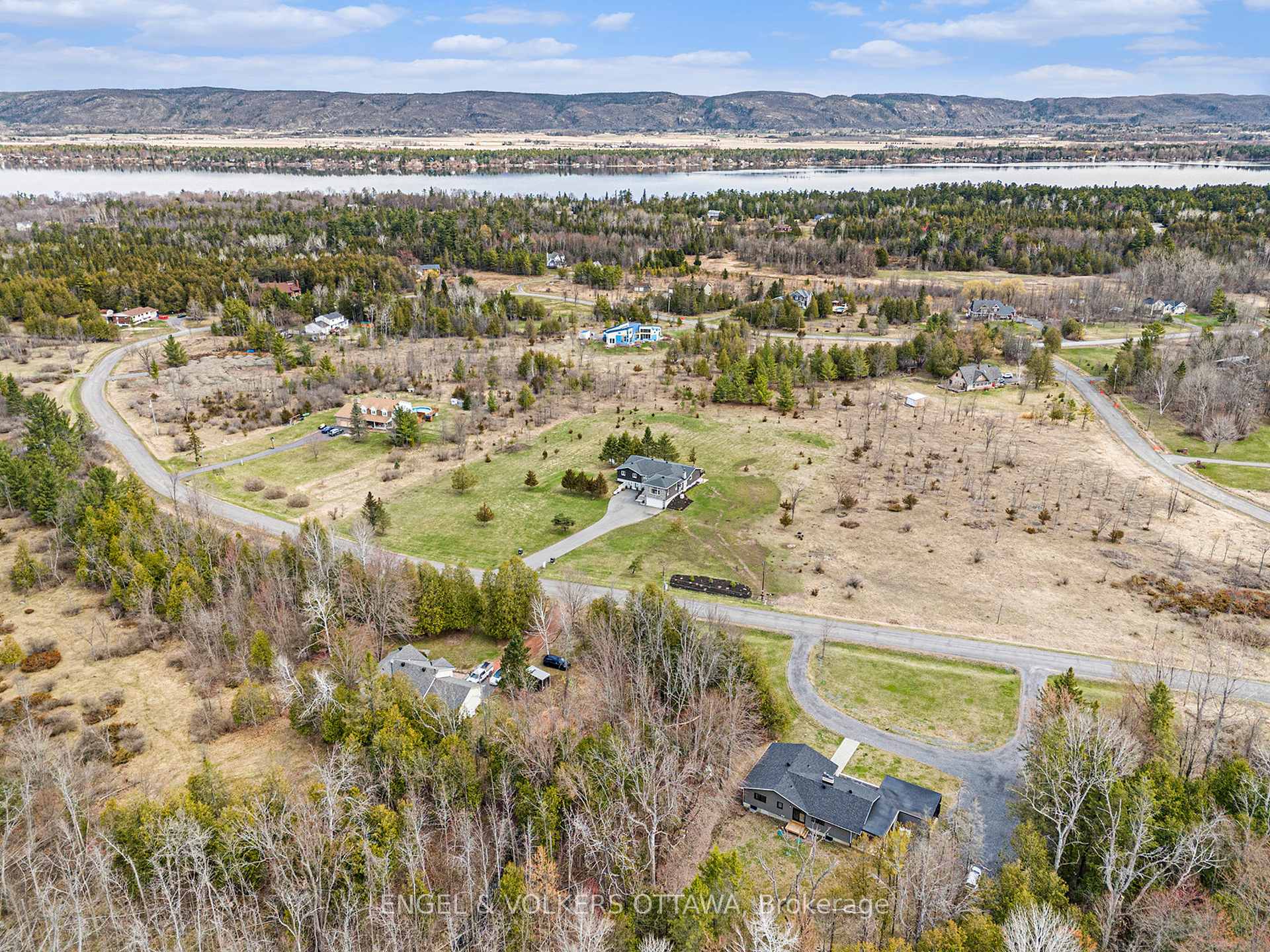Photo 44 of 132 Wagon Drive, Ottawa, Dunrobin Shores — HOMEH
