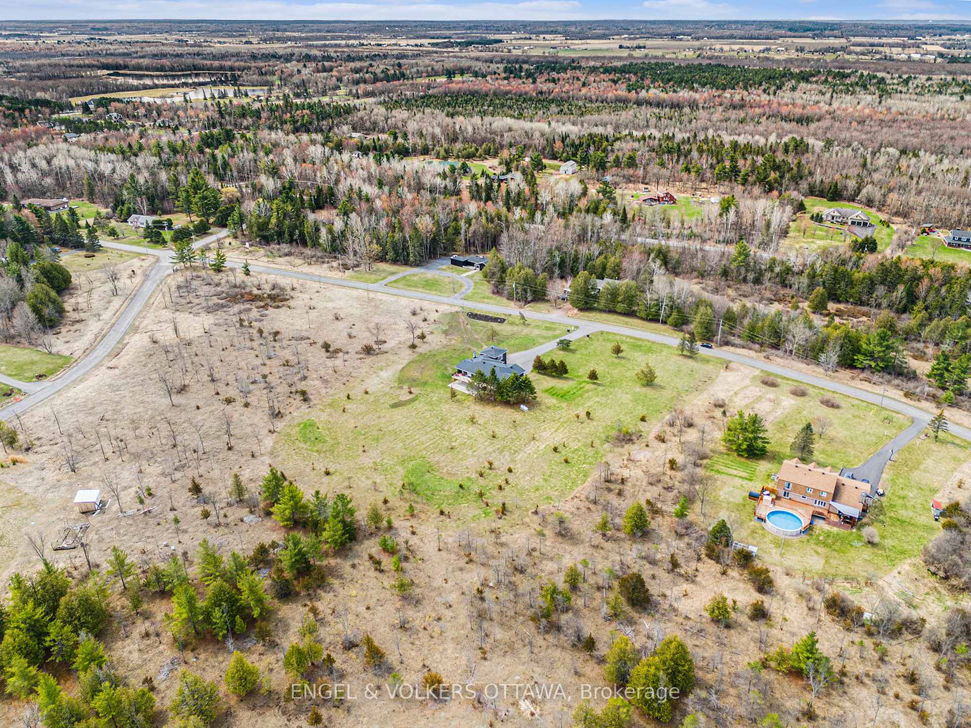 Photo 47 of 132 Wagon Drive, Ottawa, Dunrobin Shores — HOMEH