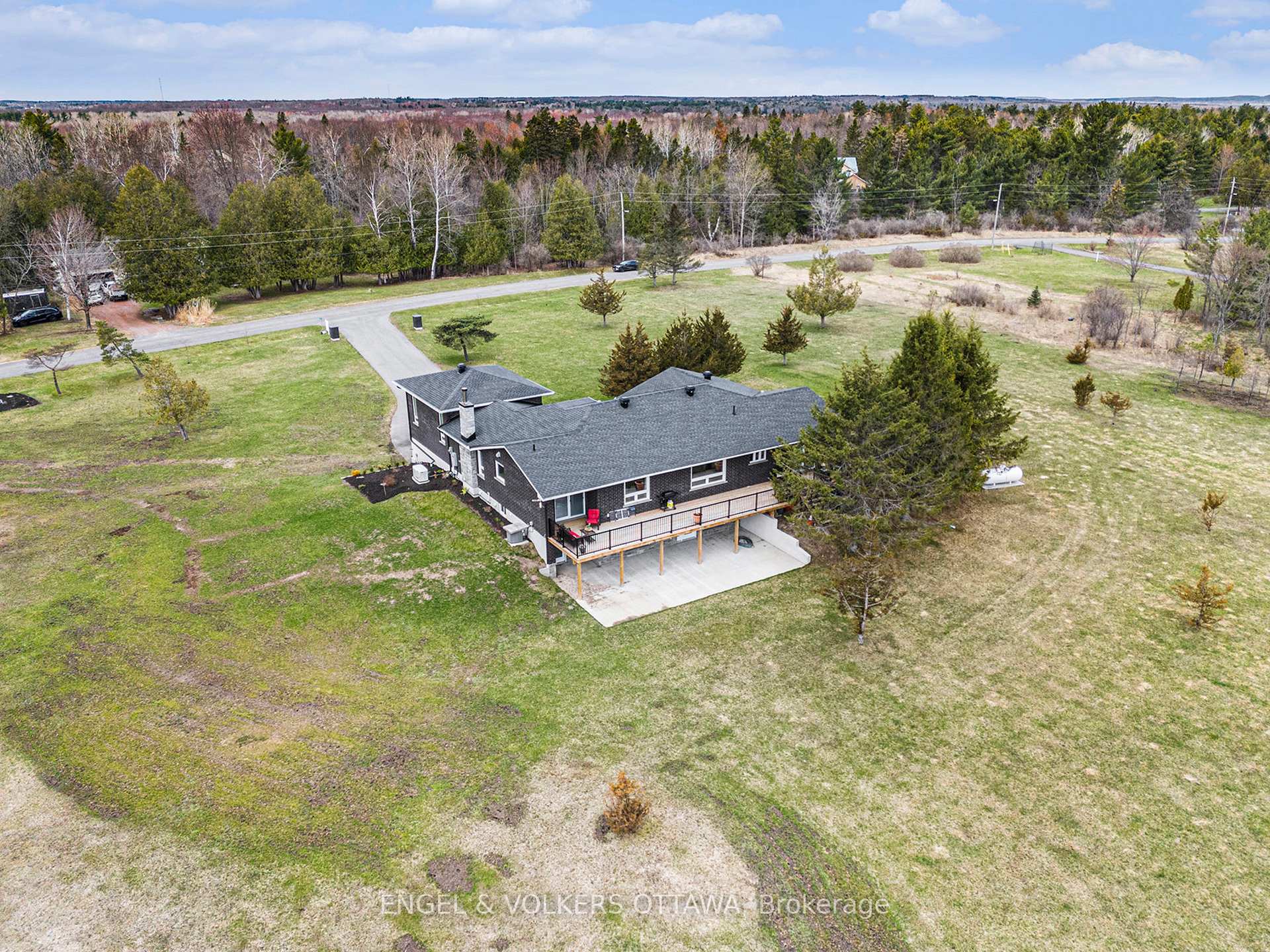 Photo 49 of 132 Wagon Drive, Ottawa, Dunrobin Shores — HOMEH