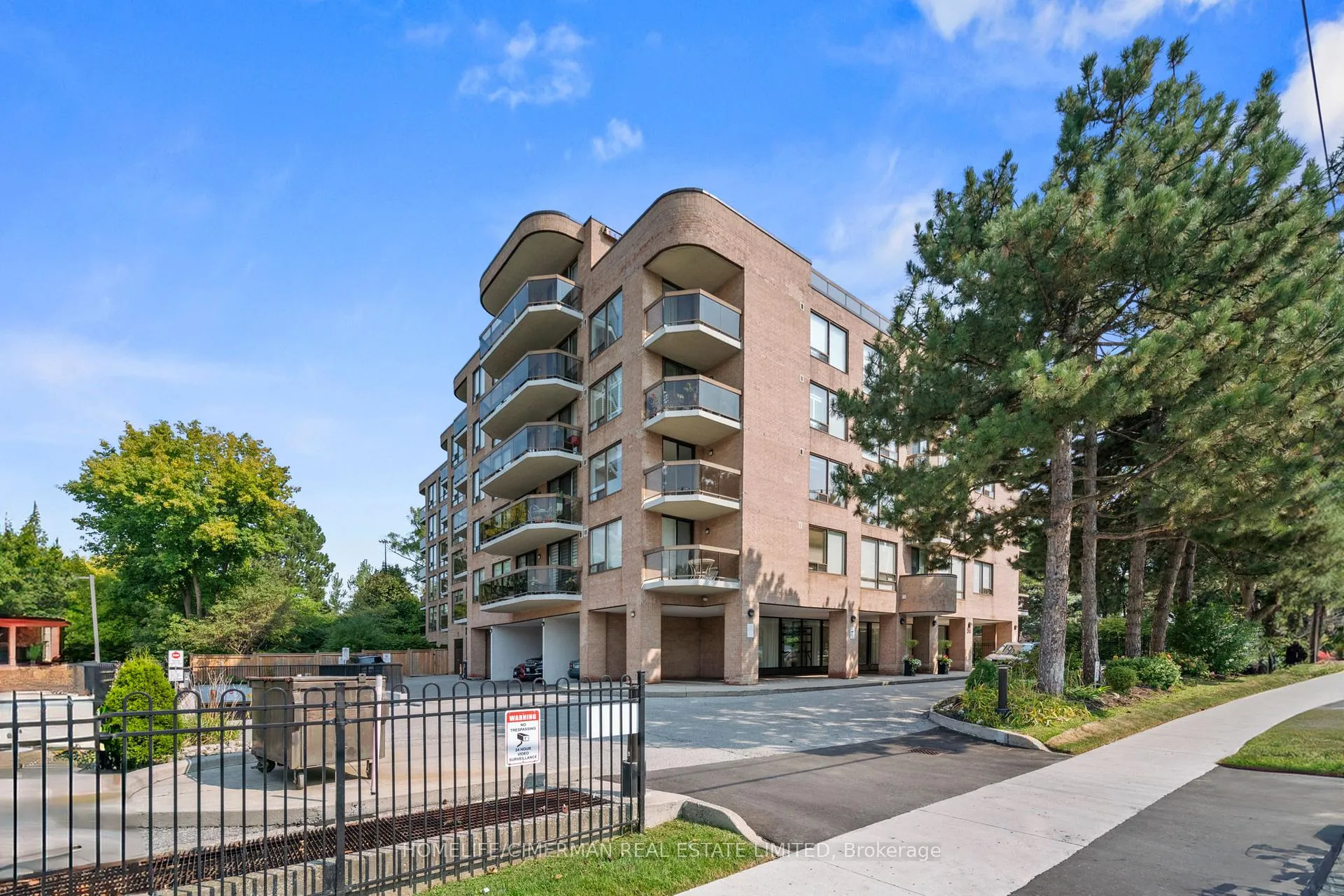Front of Unit 204, 96 Fifeshire Road