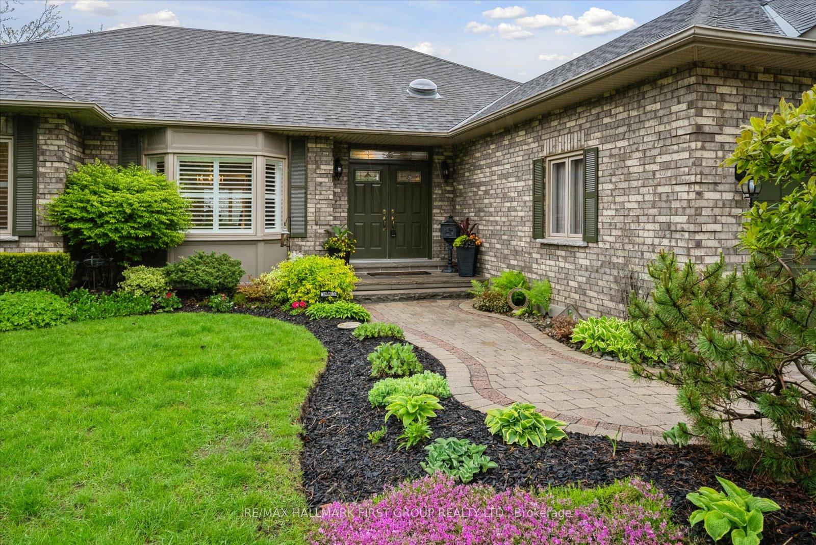 Photo 4 of 10 Sunrise Court, Cobourg — HOMEH