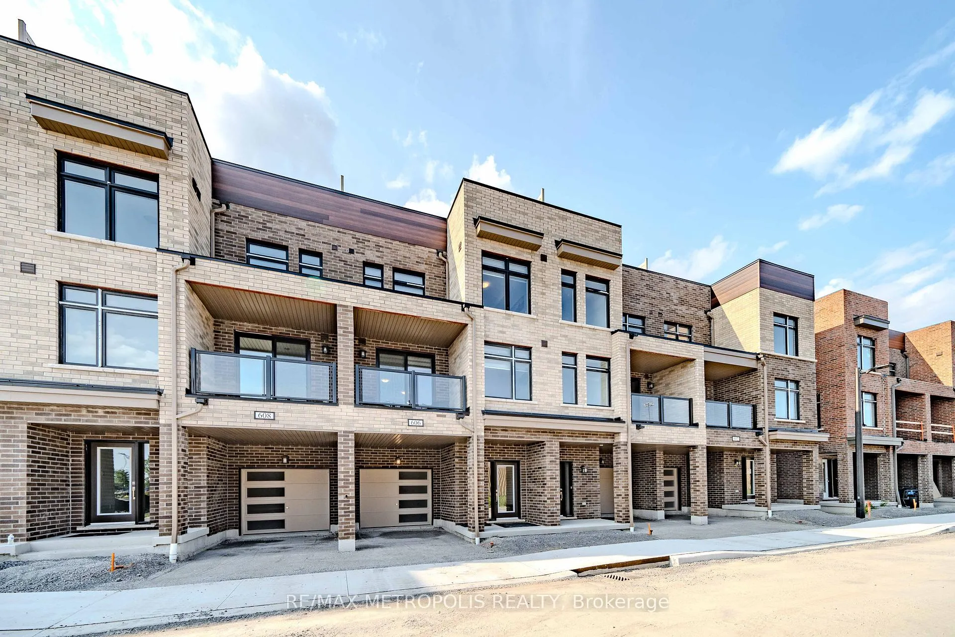 Photo 2 of Unit 606, 1865 Pickering Parkway, Pickering, Village East — HOMEH