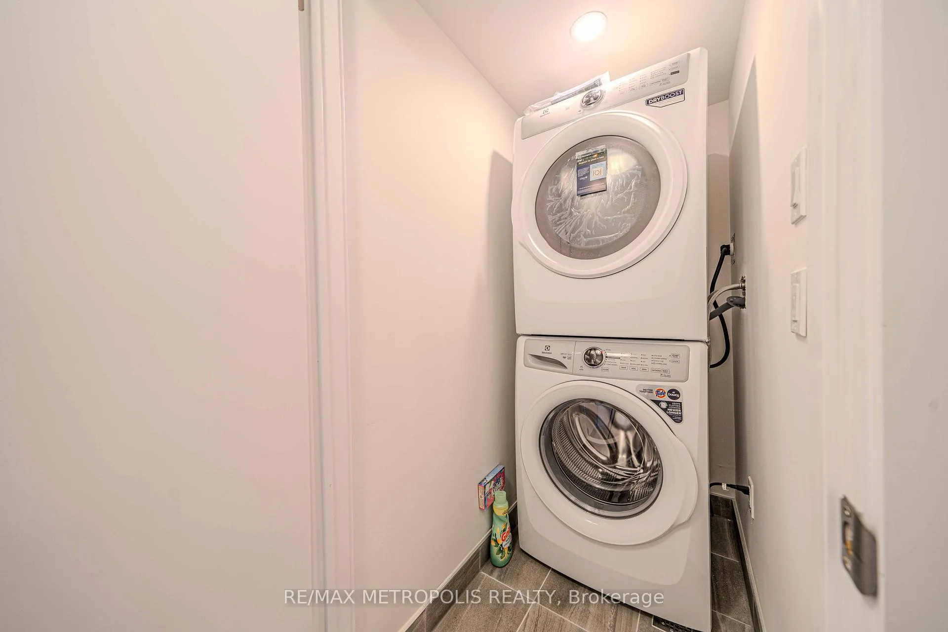 Photo 18 of Unit 606, 1865 Pickering Parkway, Pickering, Village East — HOMEH
