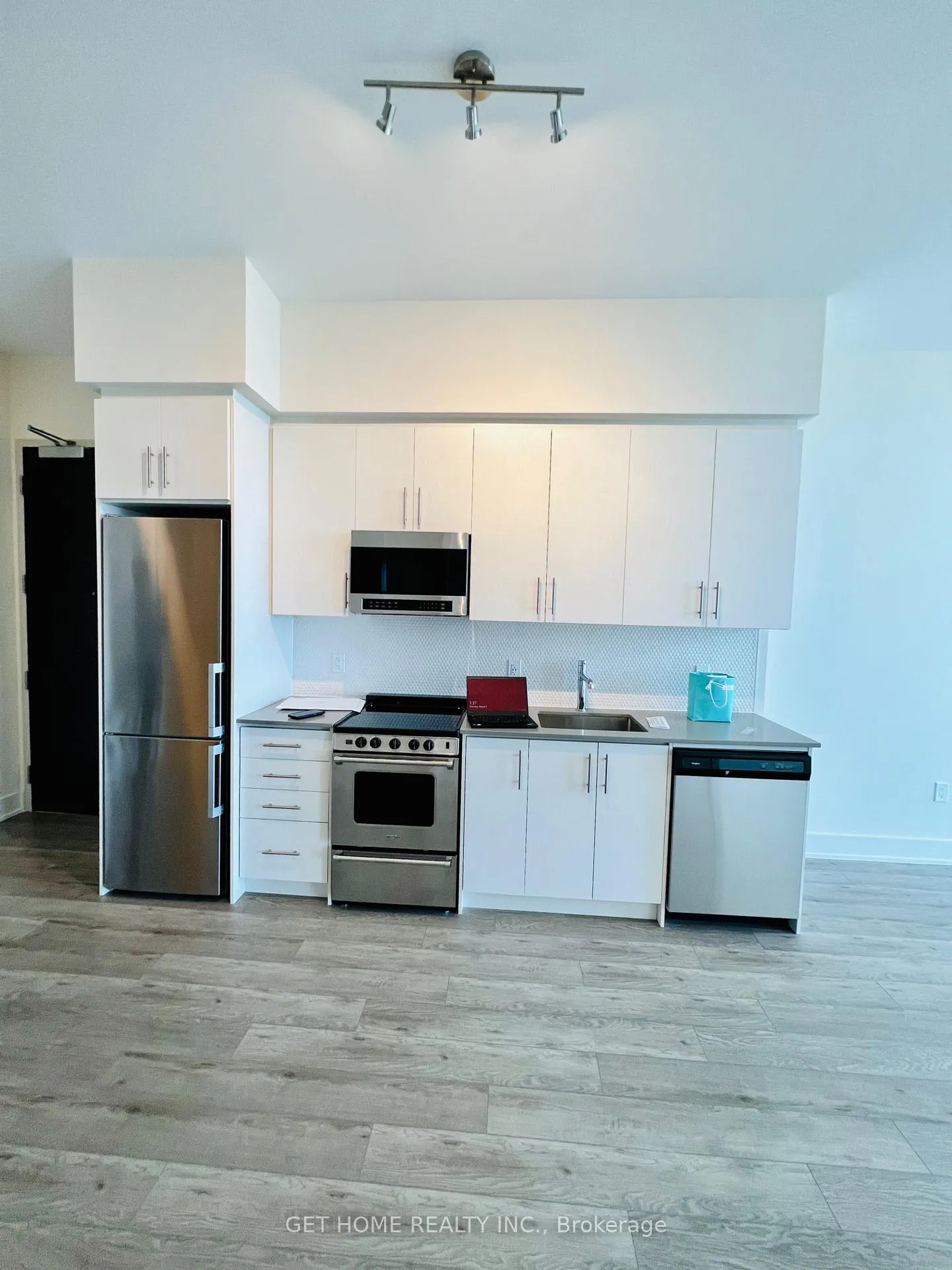 Photo 3 of Unit 1402, 212 king william Street, Hamilton, Beasley — HOMEH