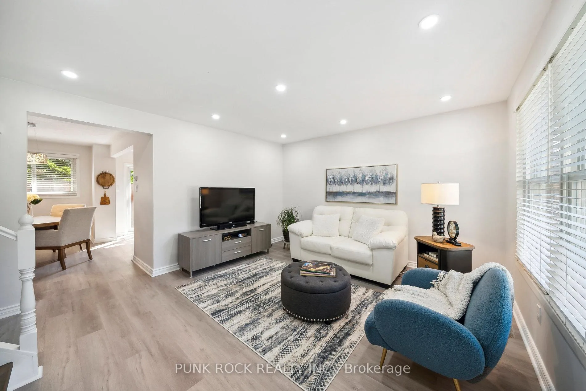 Photo 2 of Unit 6, 1230 Radom Street, Pickering, Bay Ridges — HOMEH