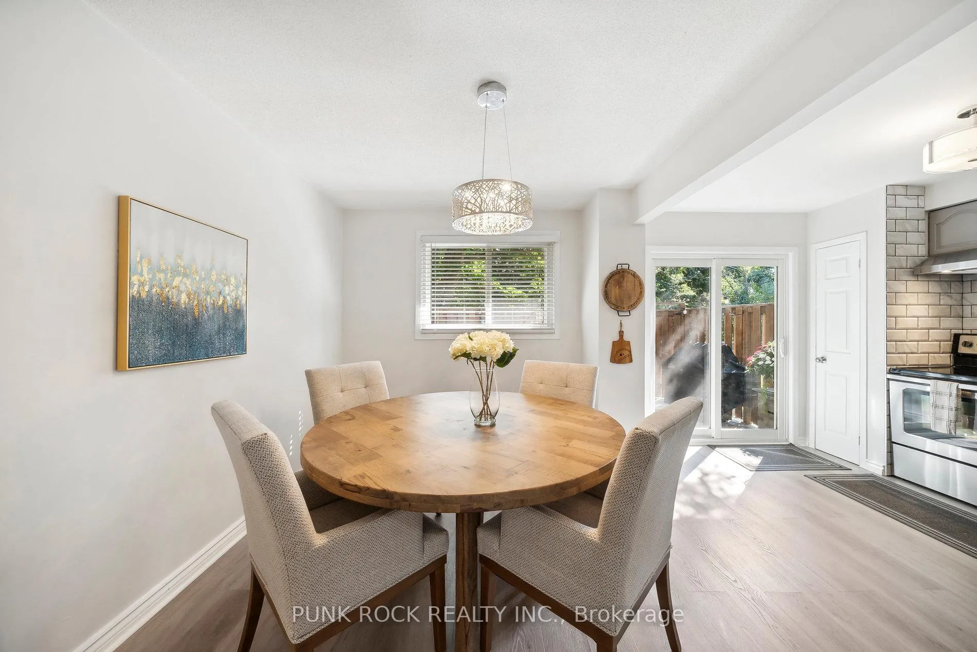 Photo 6 of Unit 6, 1230 Radom Street, Pickering, Bay Ridges — HOMEH
