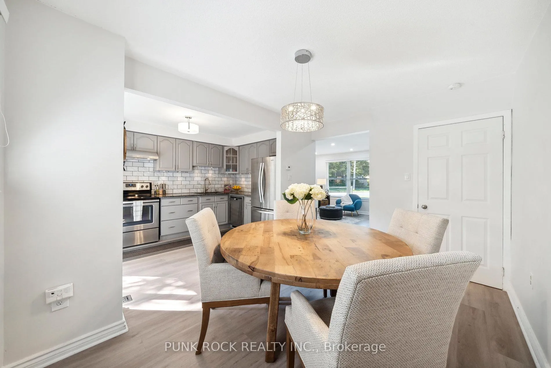 Photo 7 of Unit 6, 1230 Radom Street, Pickering, Bay Ridges — HOMEH