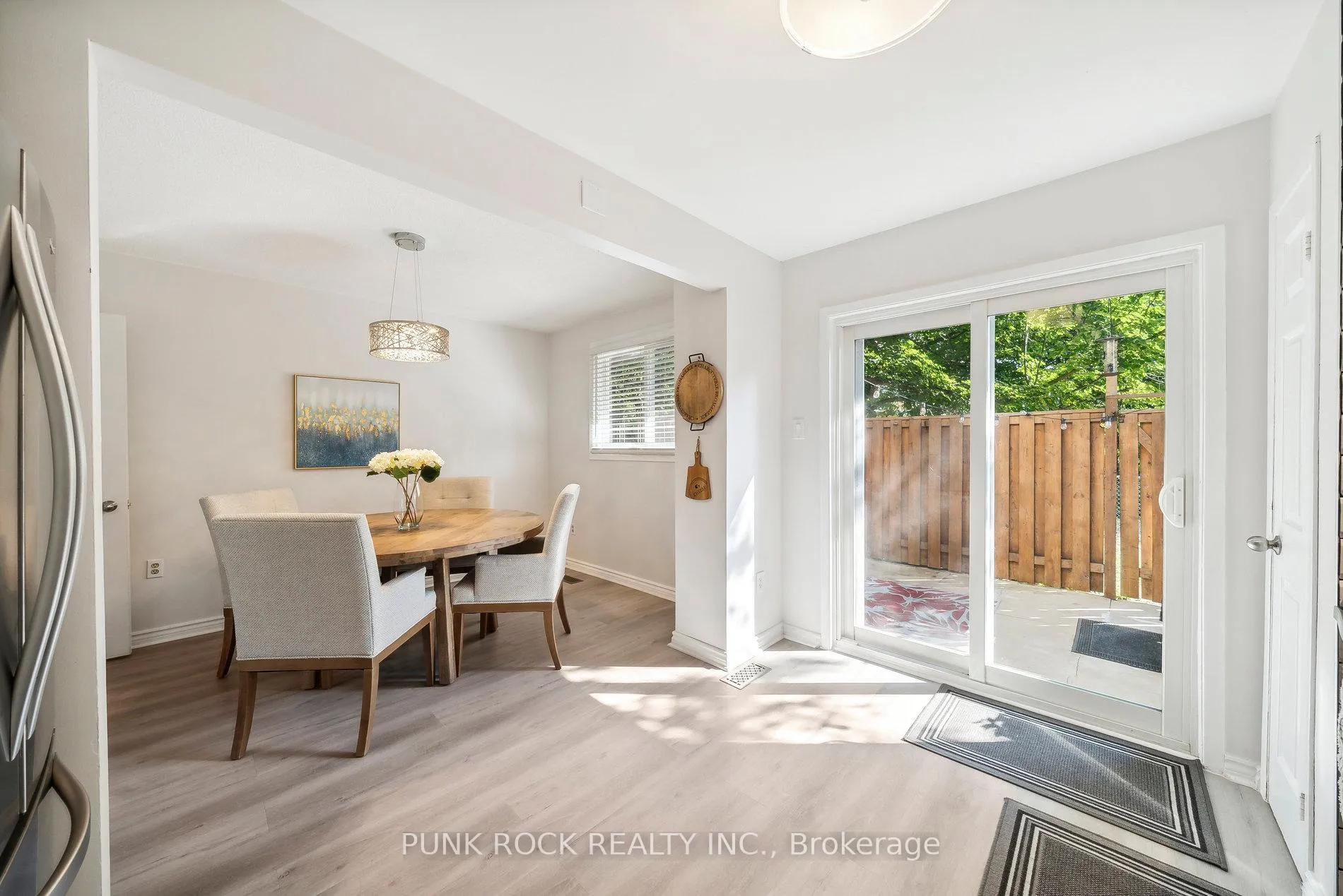 Photo 8 of Unit 6, 1230 Radom Street, Pickering, Bay Ridges — HOMEH