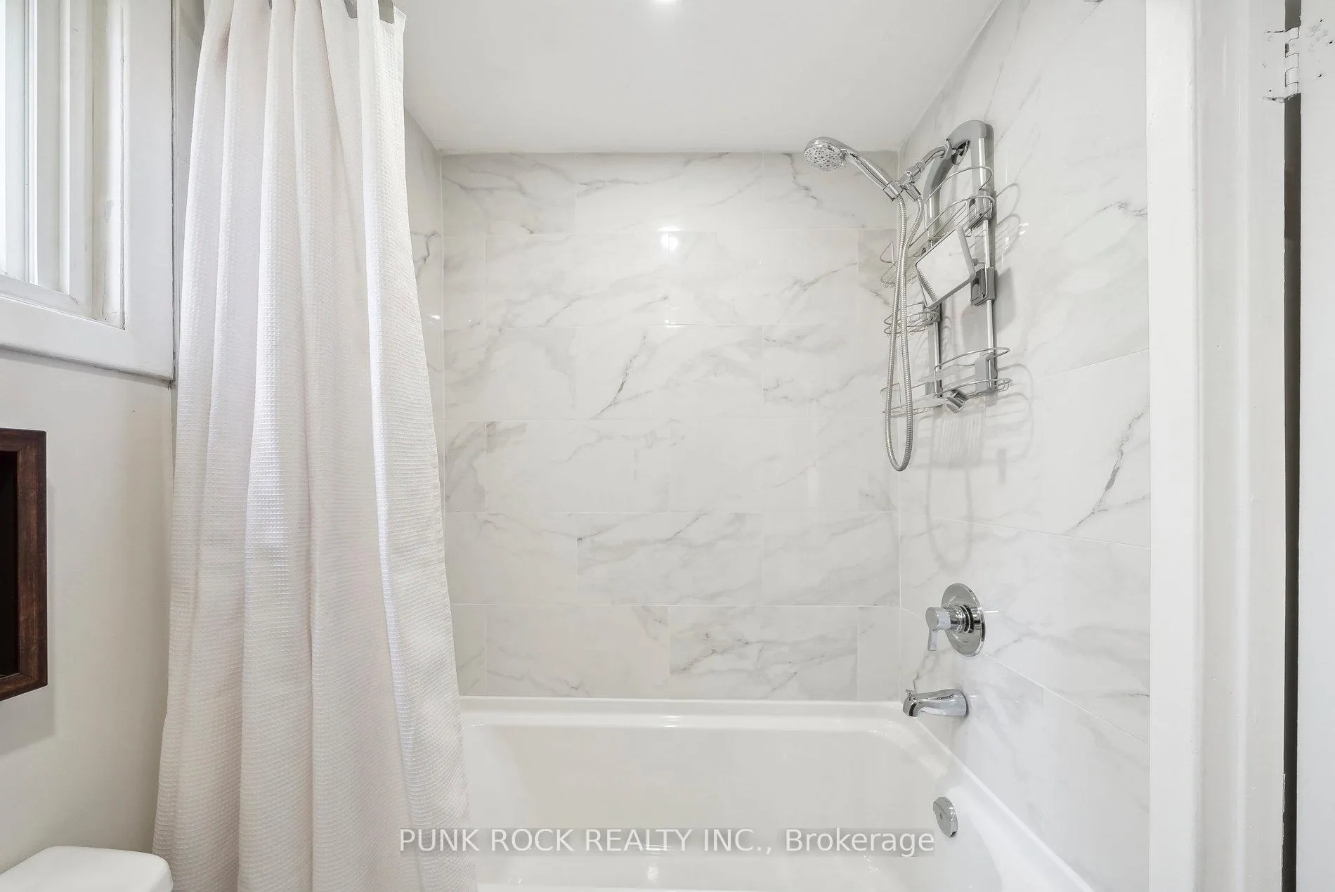 Photo 23 of Unit 6, 1230 Radom Street, Pickering, Bay Ridges — HOMEH
