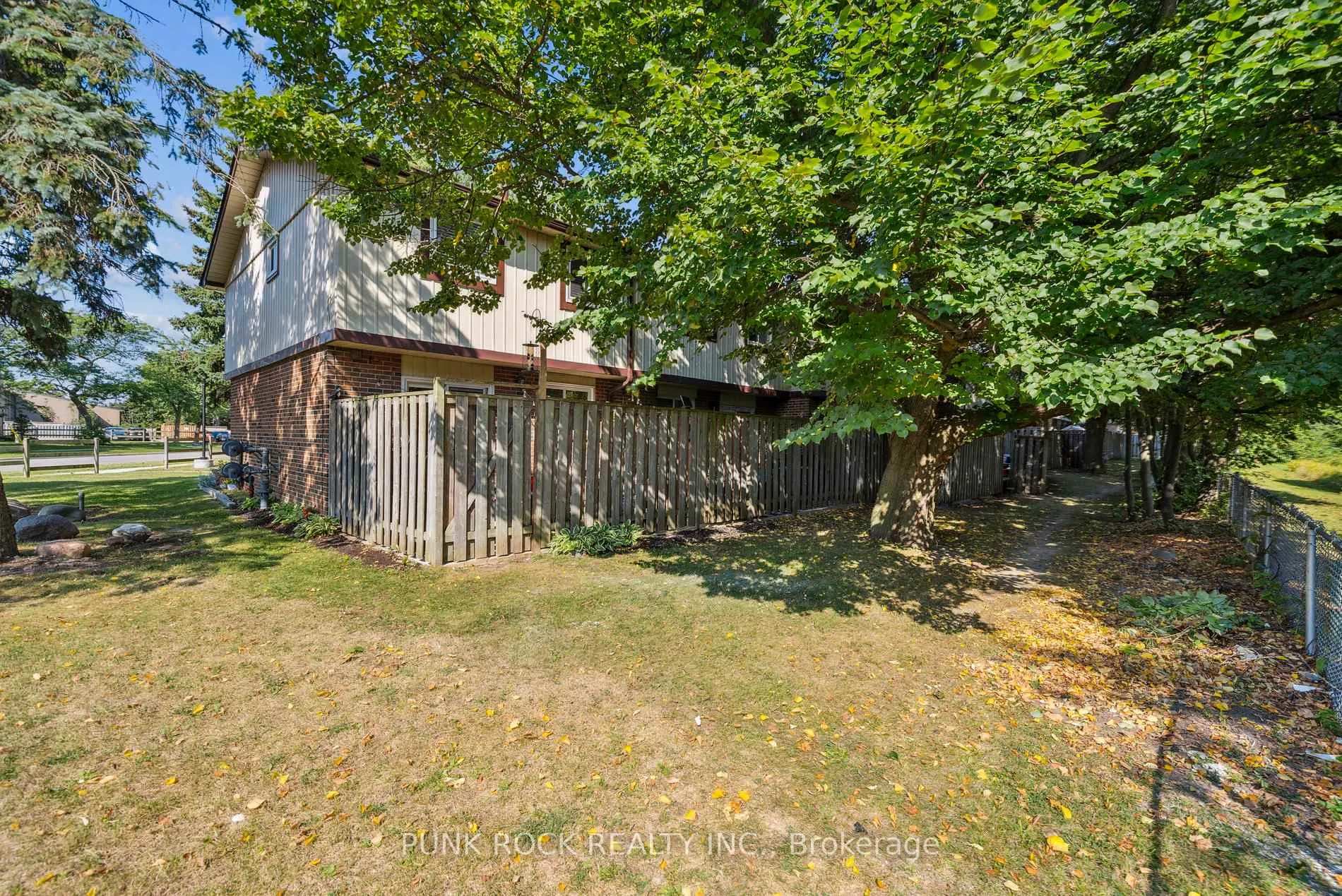 Photo 34 of Unit 6, 1230 Radom Street, Pickering, Bay Ridges — HOMEH
