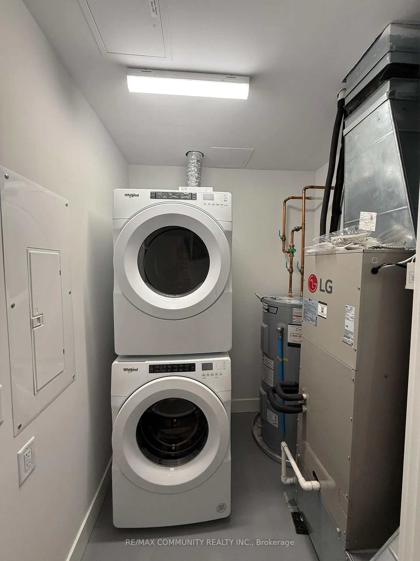 Photo 11 of Unit 207, 1000 Lackner Place, Kitchener — HOMEH