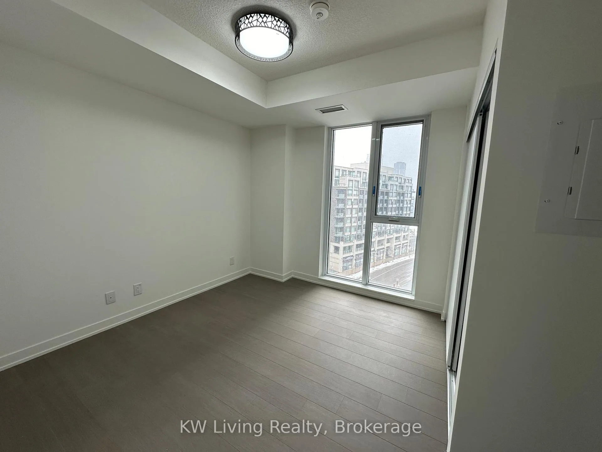 Photo 4 of Unit 920, 8119 Birchmount Road, Markham, Unionville — HOMEH