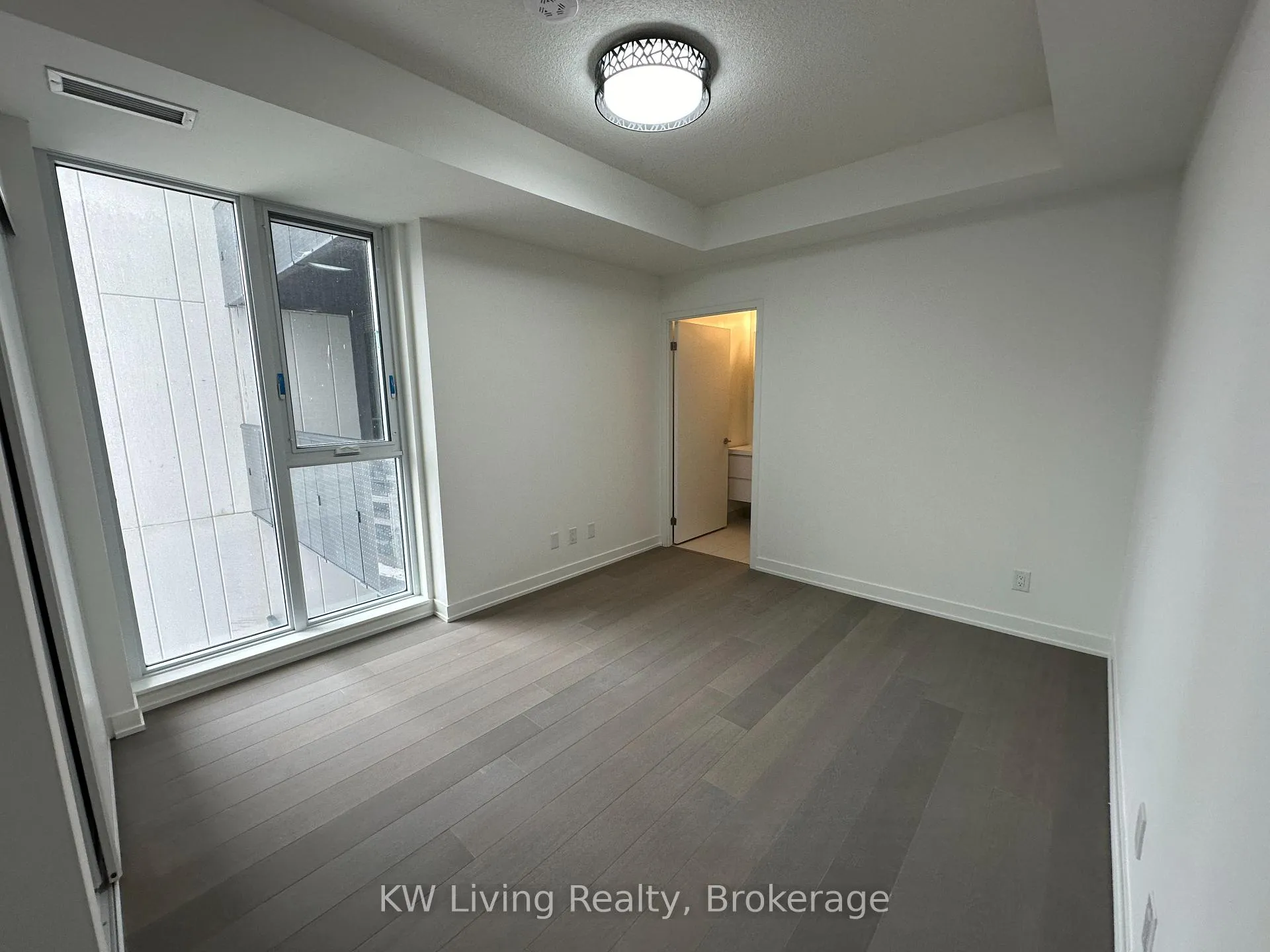 Photo 5 of Unit 920, 8119 Birchmount Road, Markham, Unionville — HOMEH