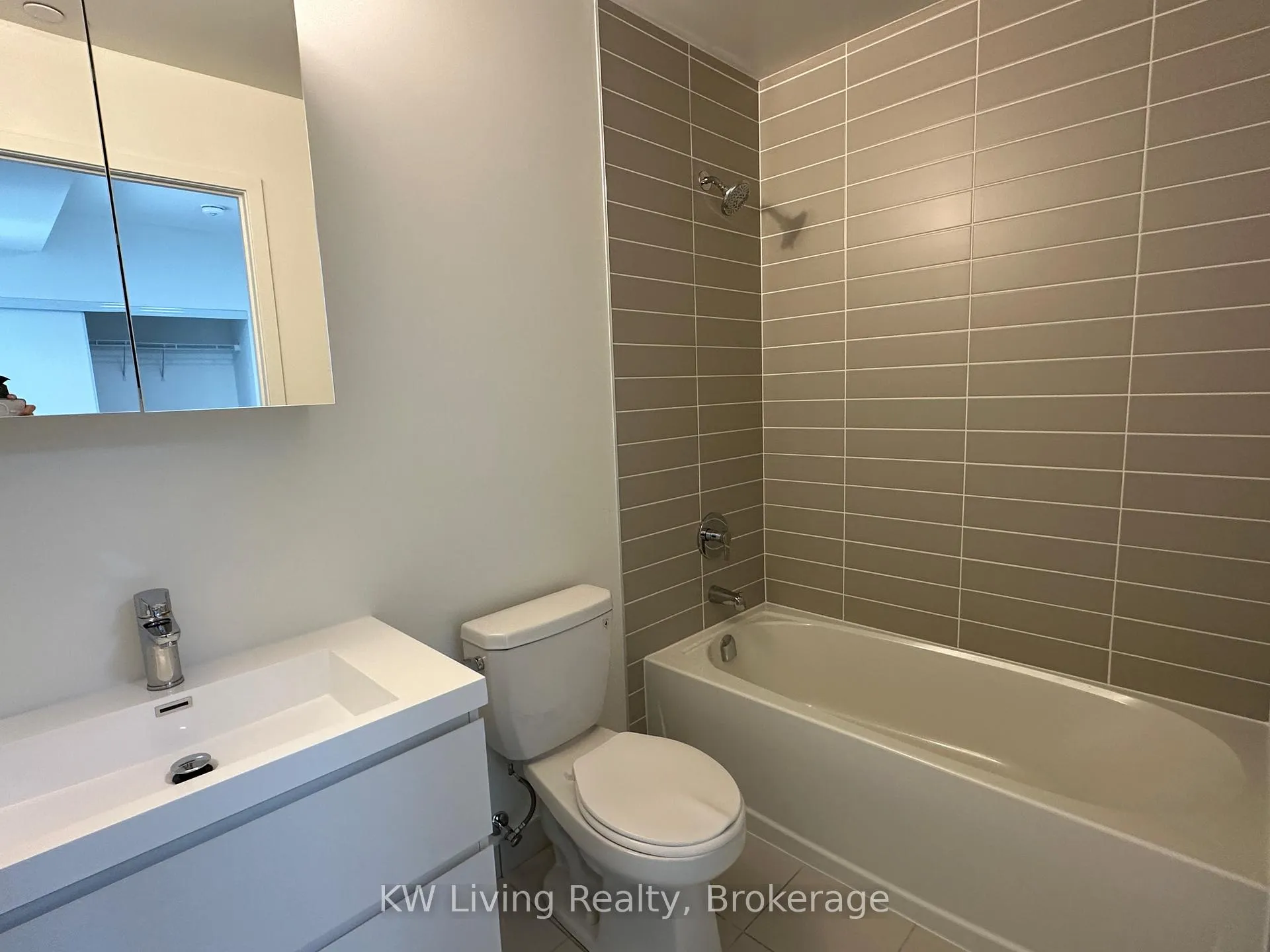 Photo 6 of Unit 920, 8119 Birchmount Road, Markham, Unionville — HOMEH