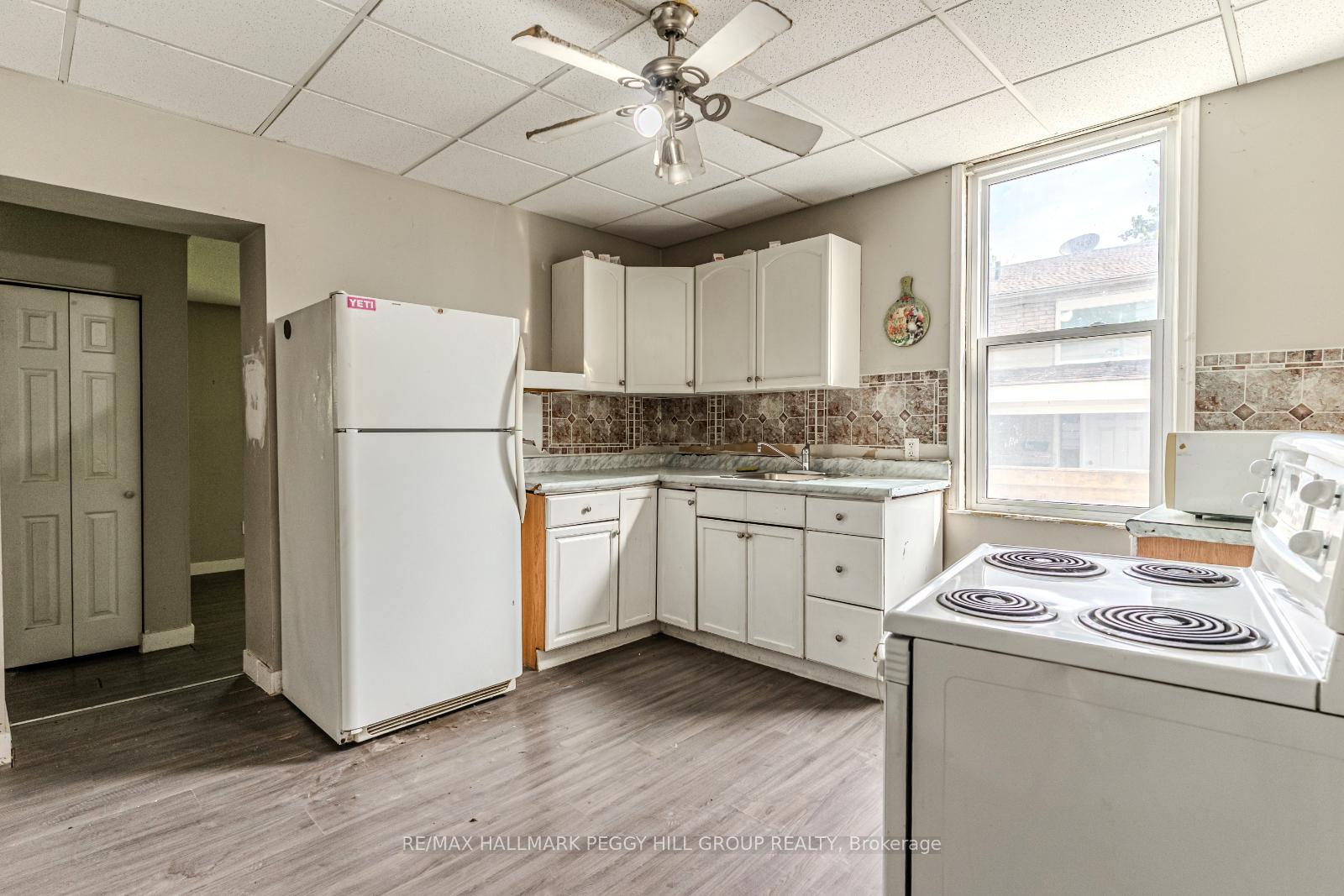 Photo 3 of Unit B, 108 John Street, Barrie, Sanford — HOMEH
