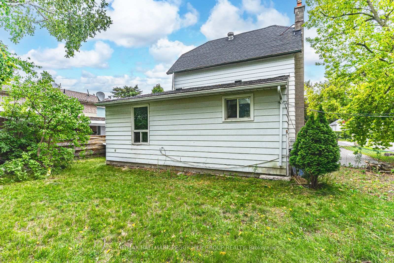 Photo 10 of Unit B, 108 John Street, Barrie, Sanford — HOMEH