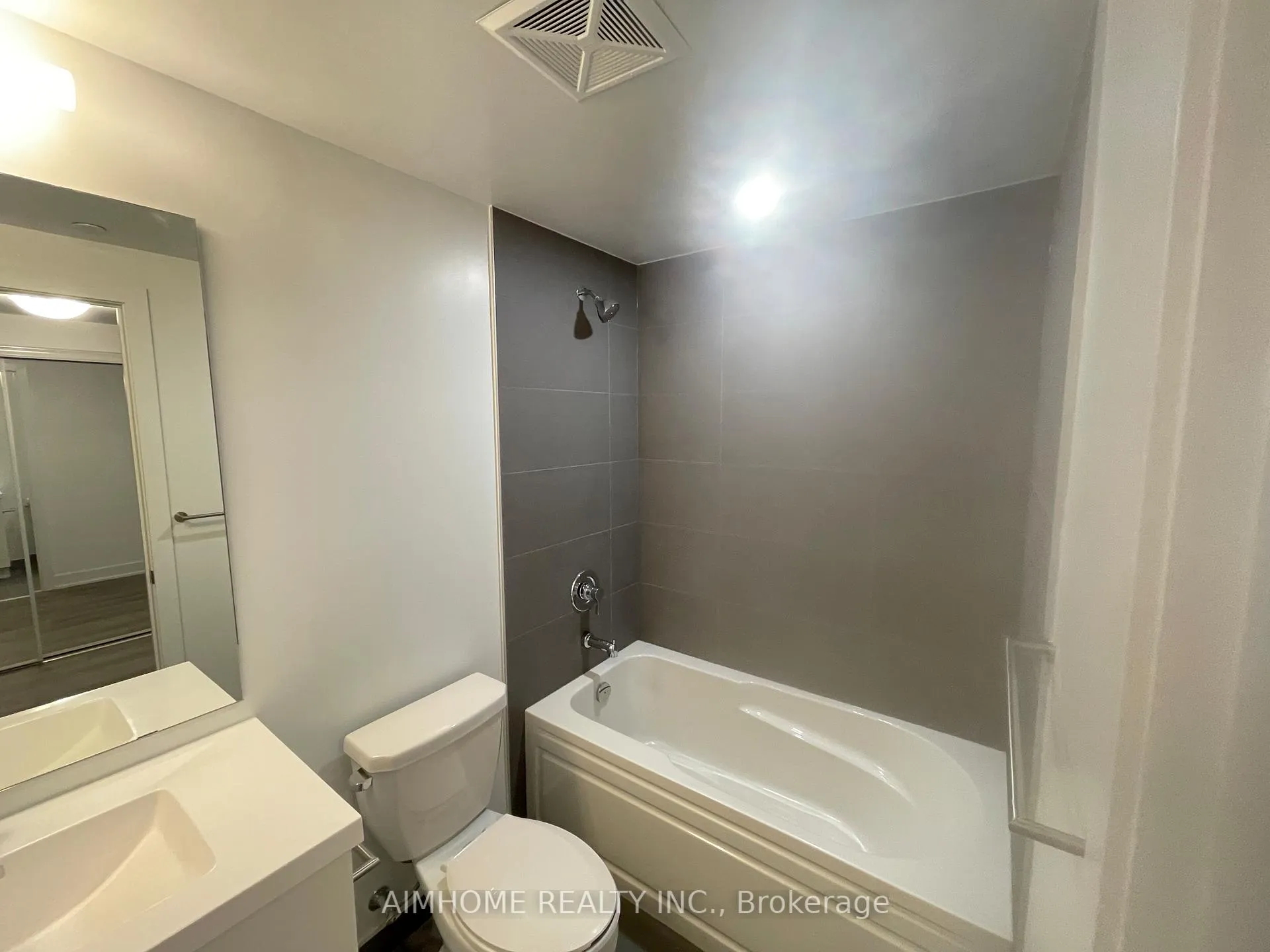 Photo 3 of Unit 1820, 2545 Simcoe Street N, Oshawa, Windfields — HOMEH
