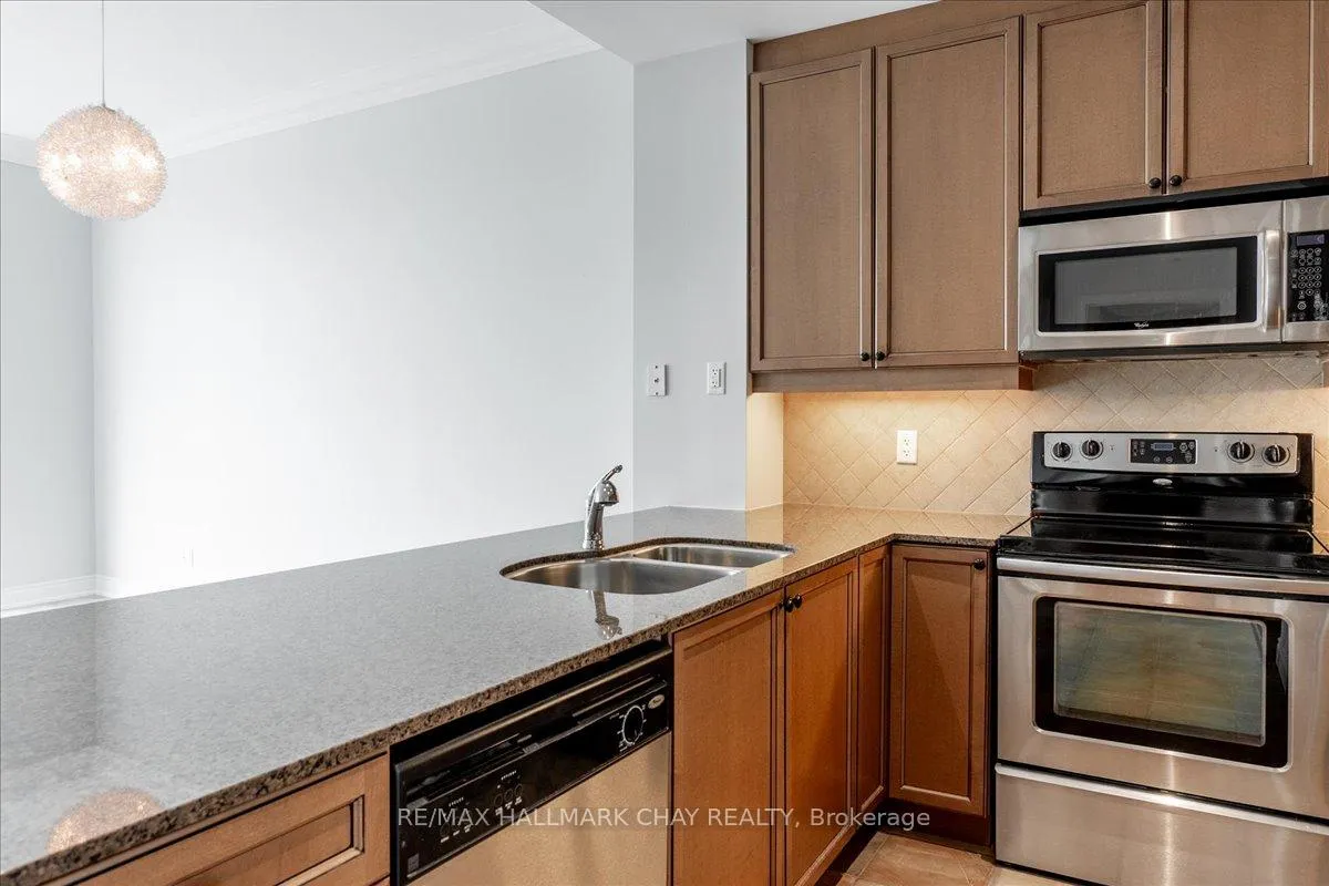 Photo 13 of Unit PH-09, 33 Ellen Street, Barrie, Lakeshore — HOMEH