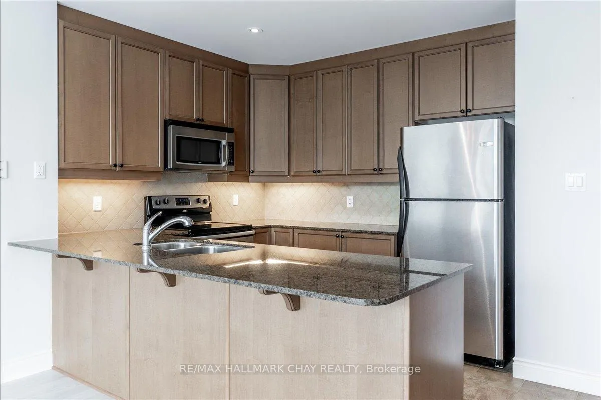 Photo 16 of Unit PH-09, 33 Ellen Street, Barrie, Lakeshore — HOMEH