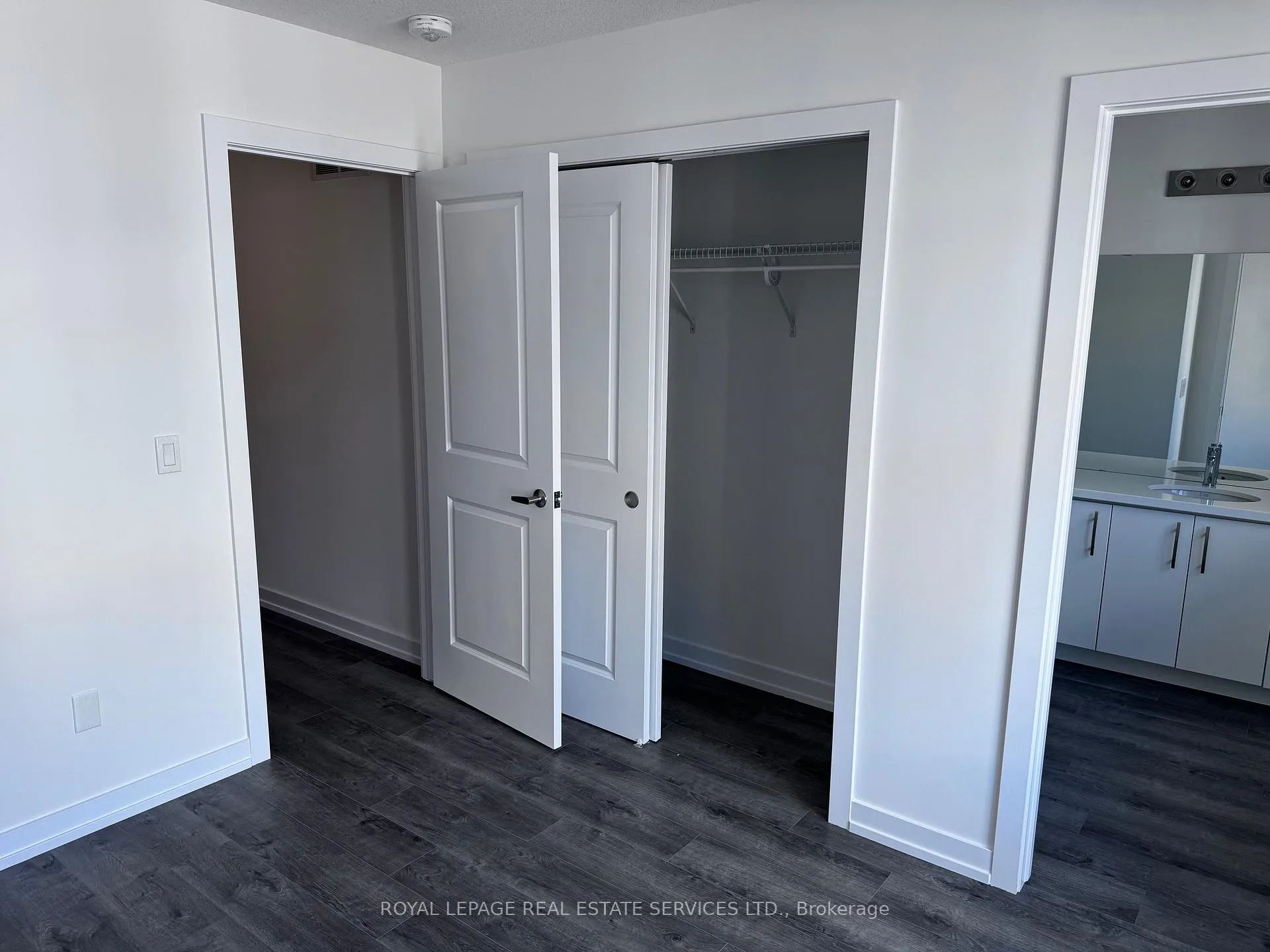 Photo 8 of 225 Burke Street, Hamilton, Waterdown — HOMEH