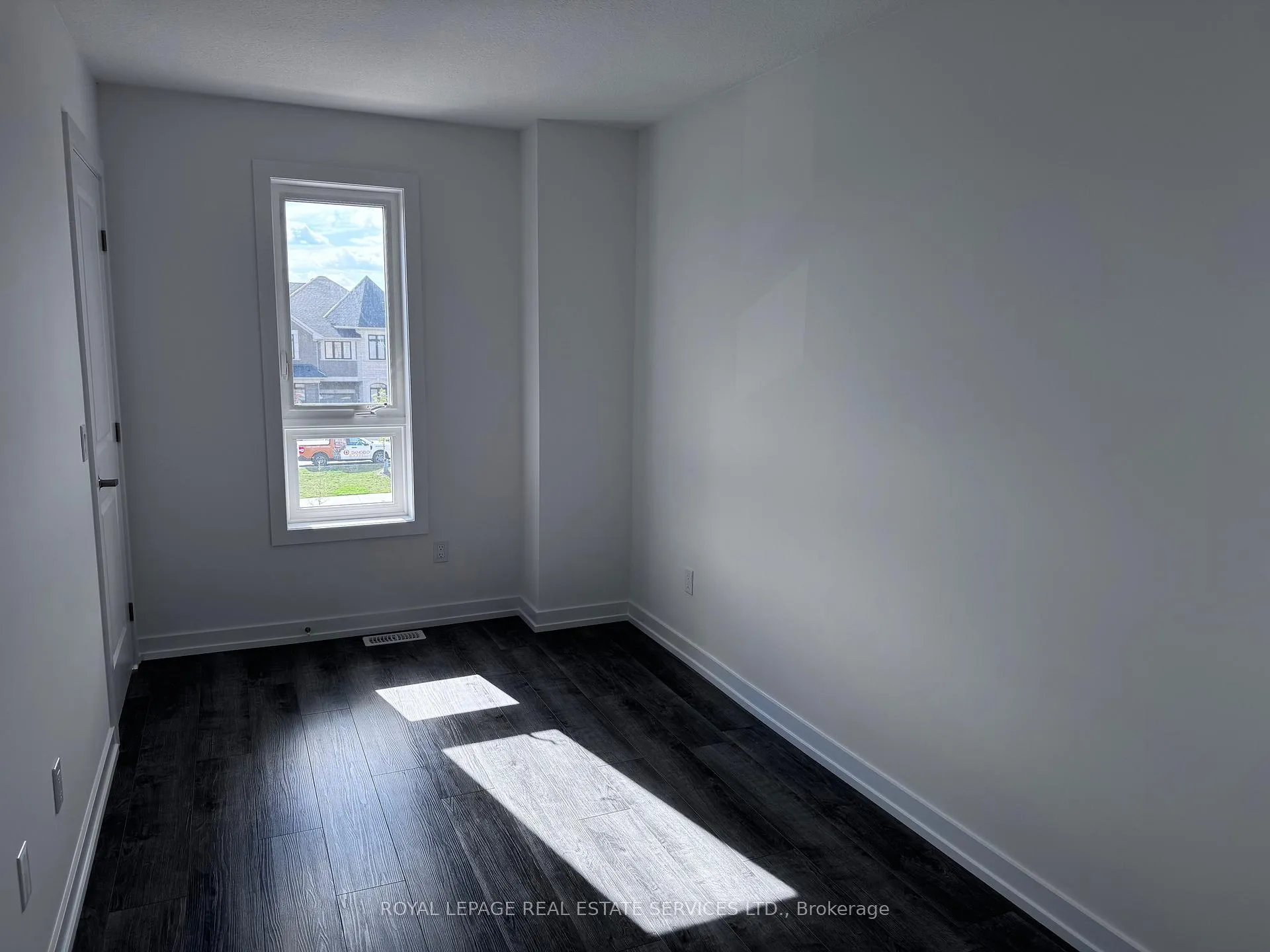 Photo 12 of 225 Burke Street, Hamilton, Waterdown — HOMEH