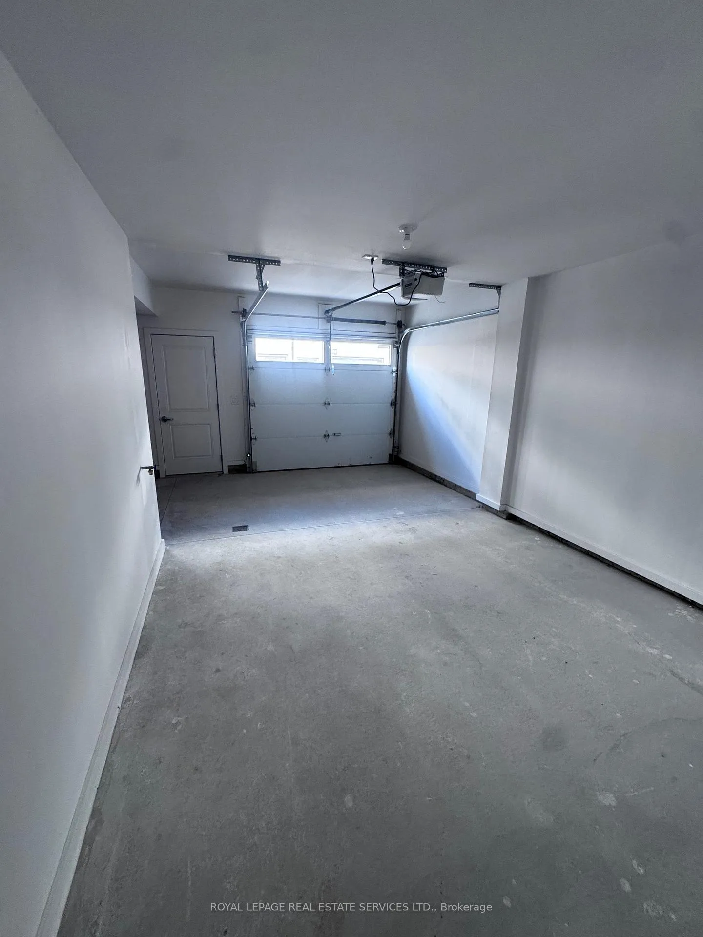 Photo 15 of 225 Burke Street, Hamilton, Waterdown — HOMEH