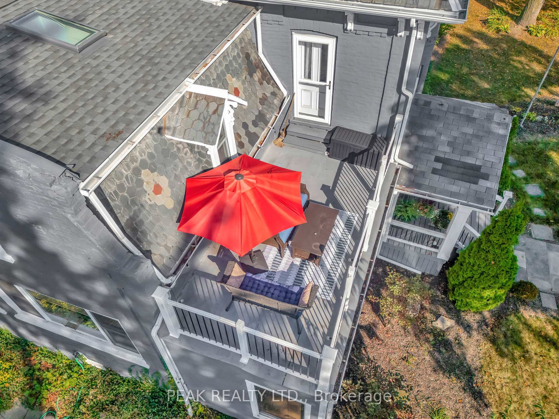 Photo 2 of 214 Grand River Street N, Brant, Paris — HOMEH