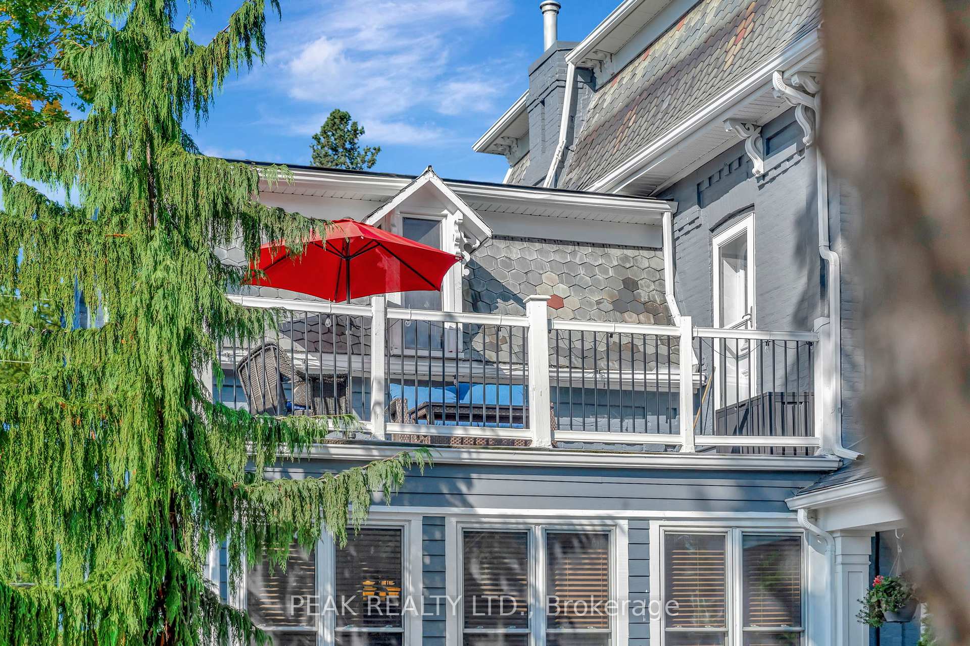 Photo 4 of 214 Grand River Street N, Brant, Paris — HOMEH