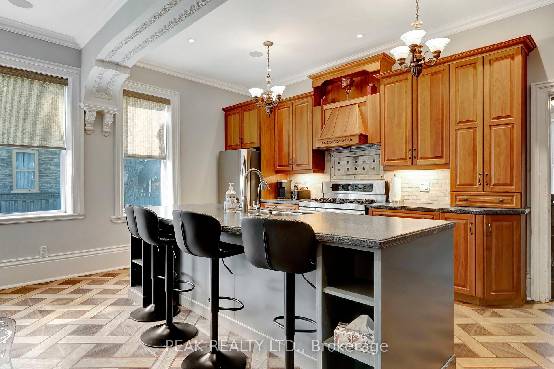 Photo 14 of 214 Grand River Street N, Brant, Paris — HOMEH