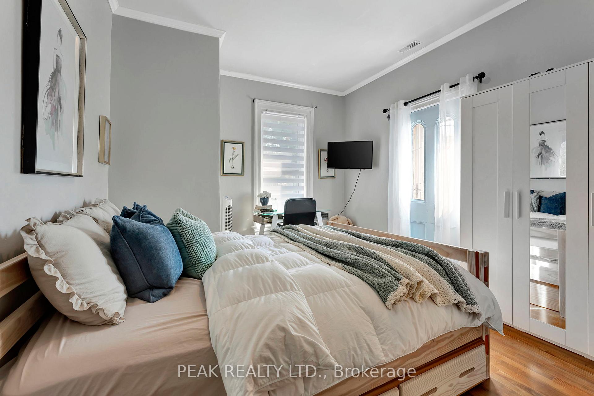 Photo 18 of 214 Grand River Street N, Brant, Paris — HOMEH