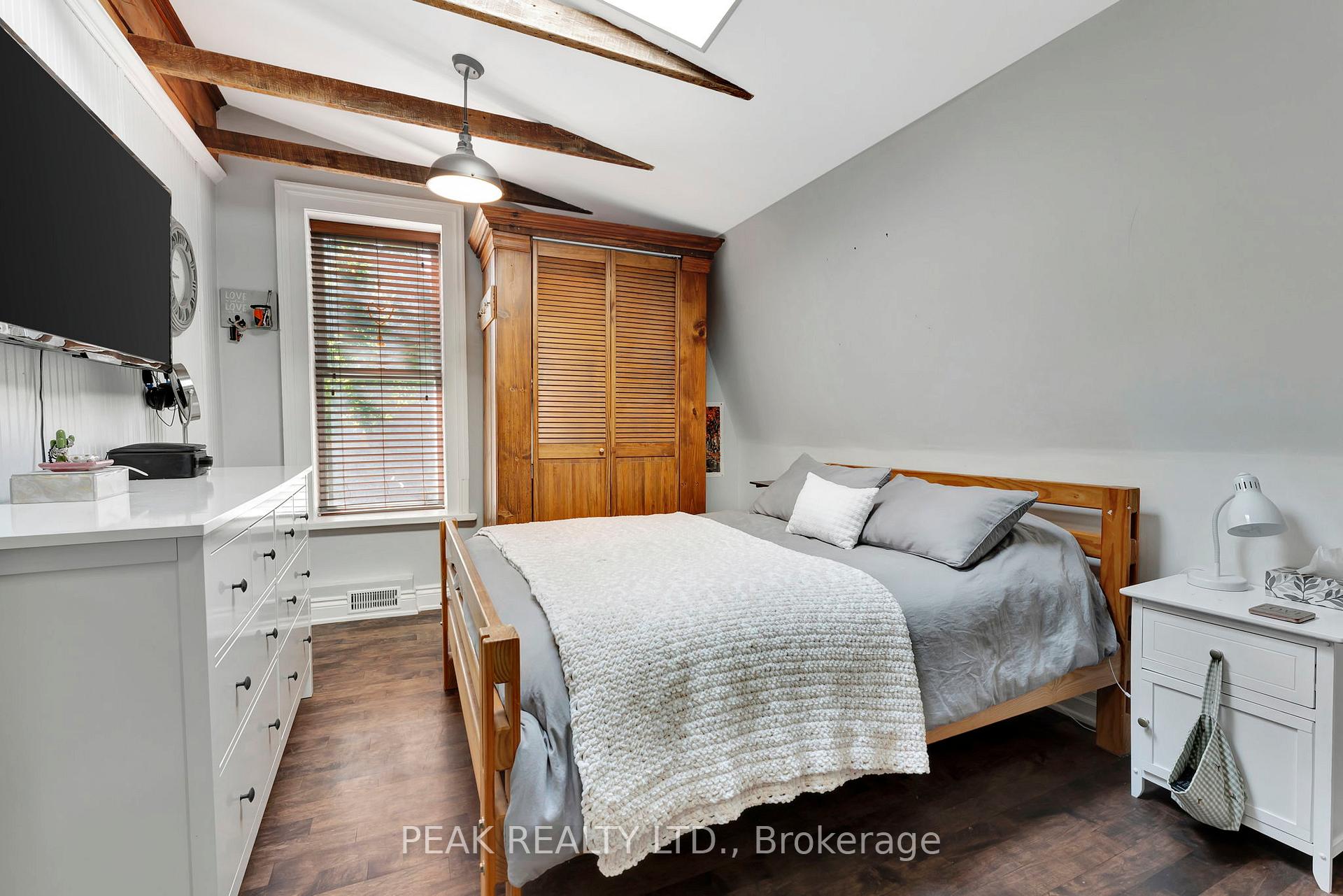 Photo 20 of 214 Grand River Street N, Brant, Paris — HOMEH