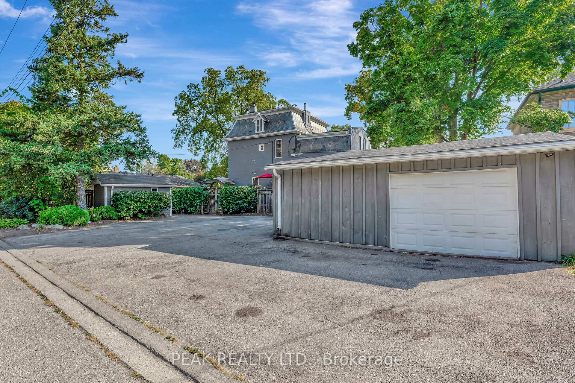 Photo 30 of 214 Grand River Street N, Brant, Paris — HOMEH