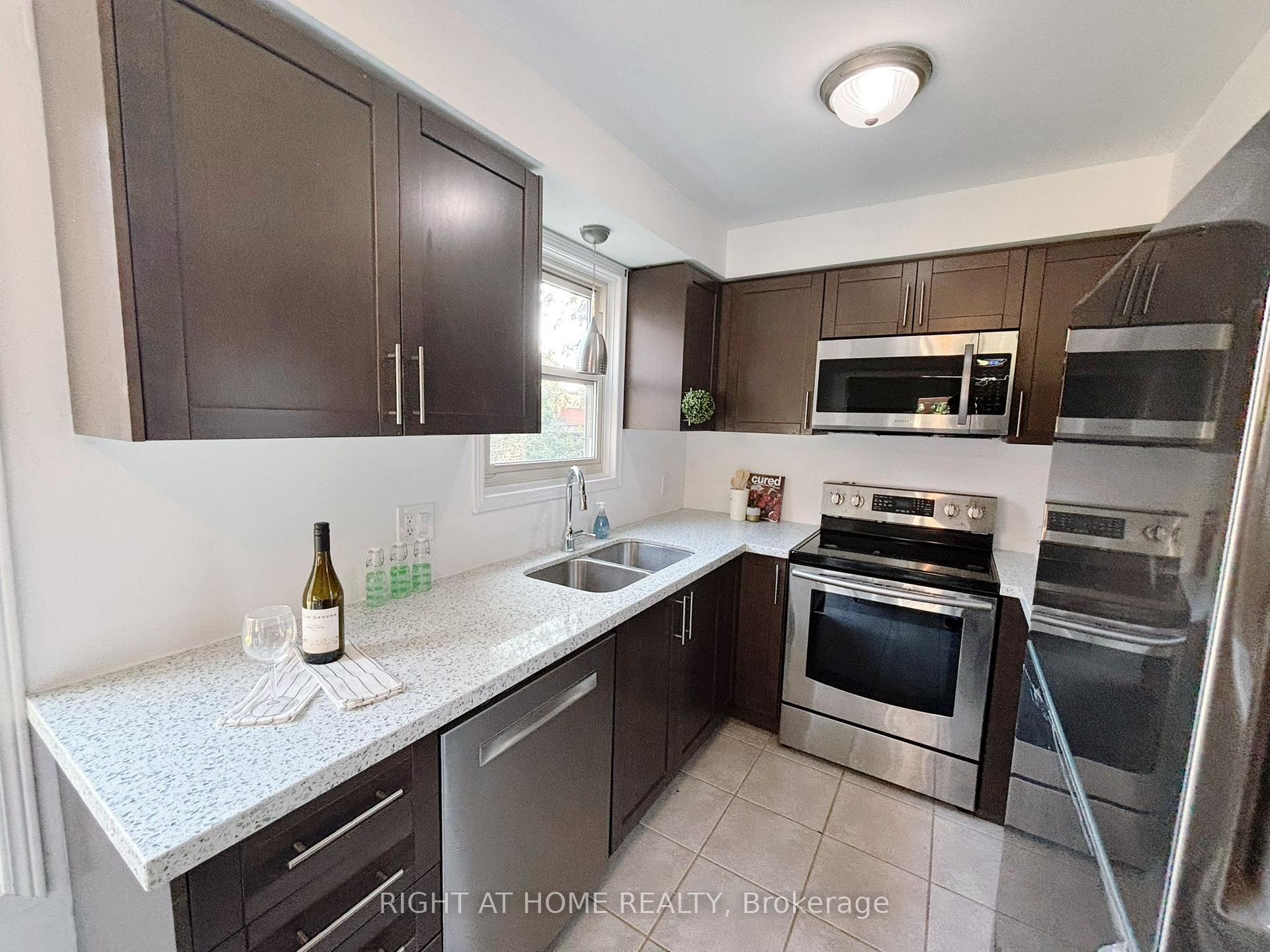 Photo 10 of 73 Birchfield Drive, Clarington, Courtice — HOMEH