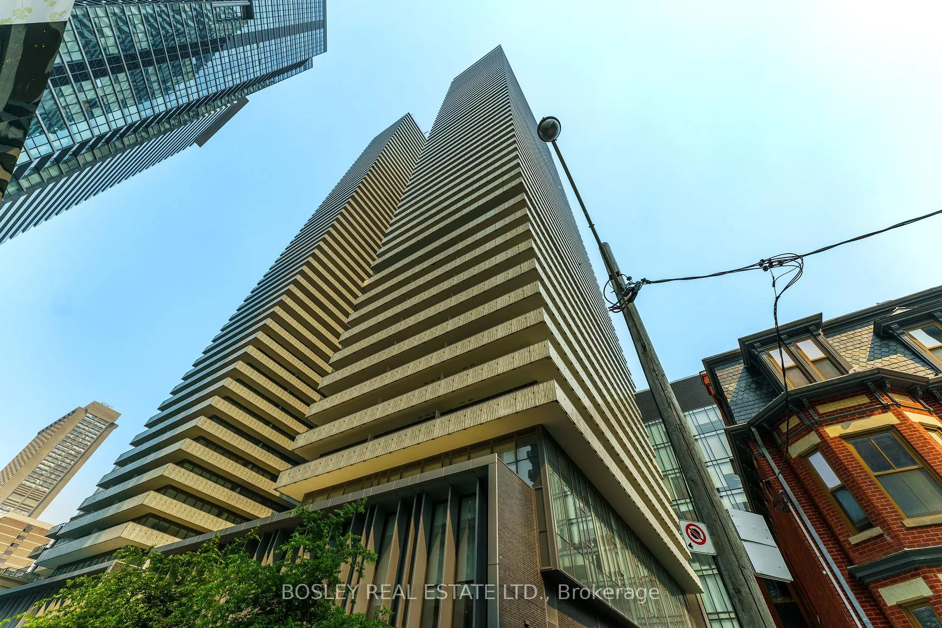 Front of Unit 3311, 50 Charles Street E