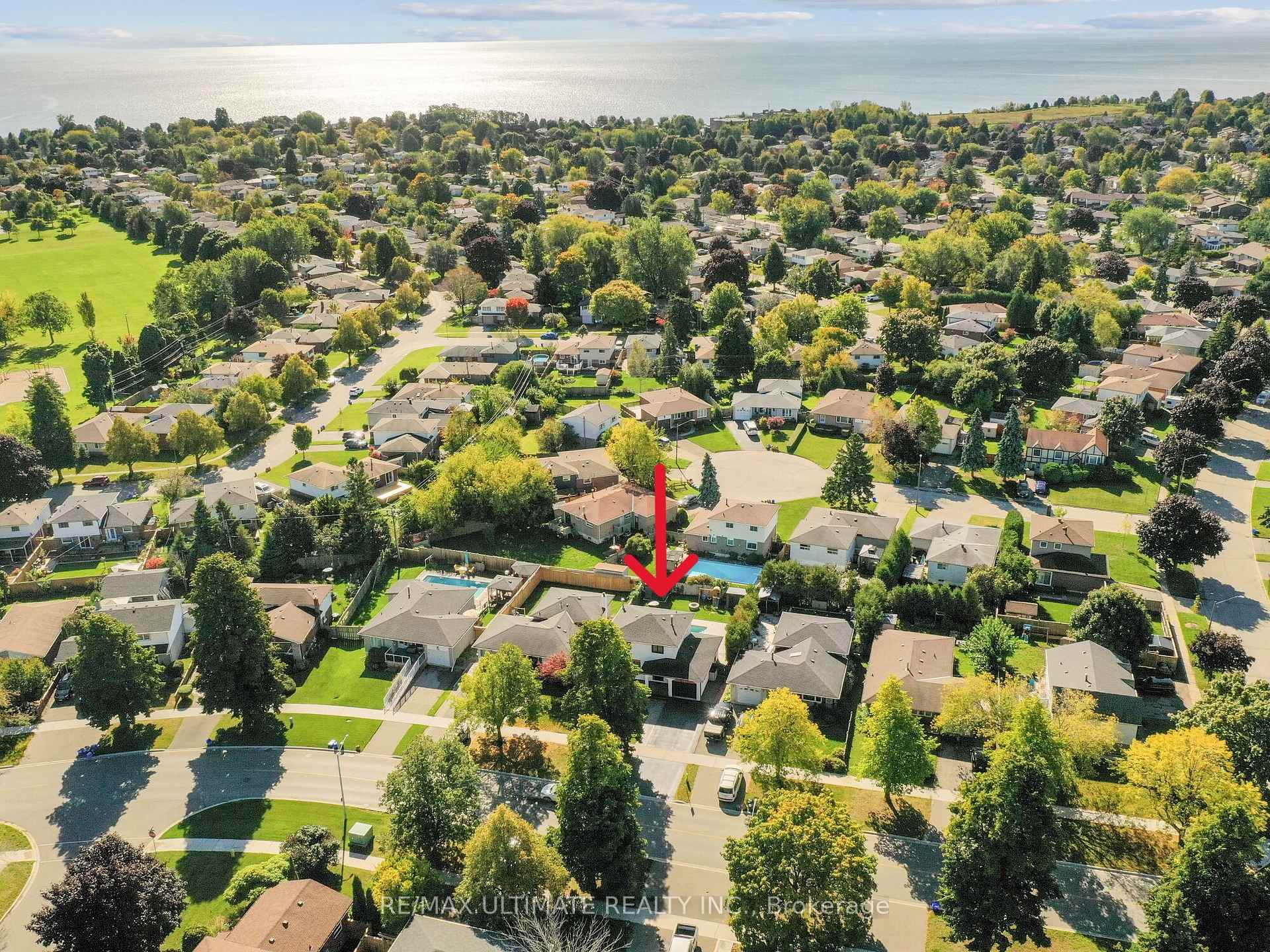 Photo 5 of 21 Dreyer Drive E, Ajax, South East — HOMEH