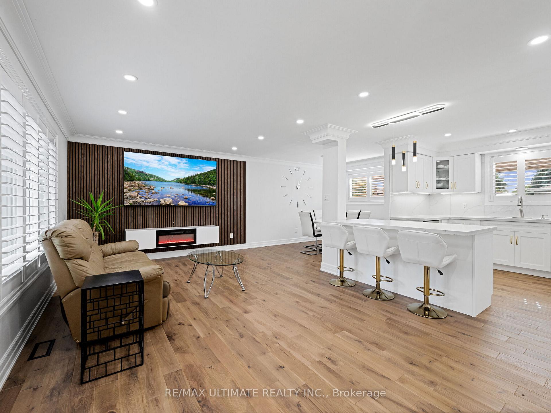 Photo 7 of 21 Dreyer Drive E, Ajax, South East — HOMEH