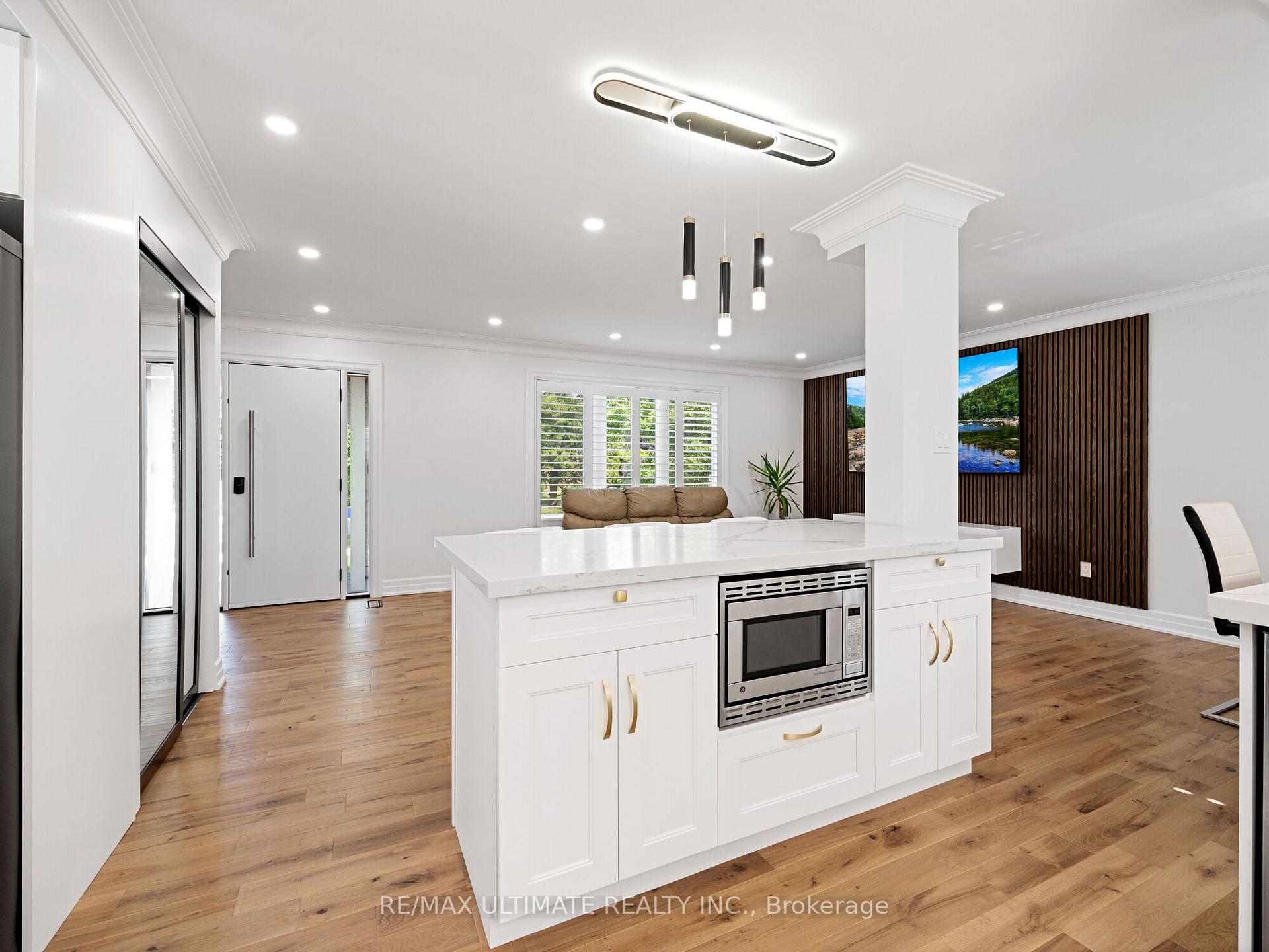 Photo 15 of 21 Dreyer Drive E, Ajax, South East — HOMEH