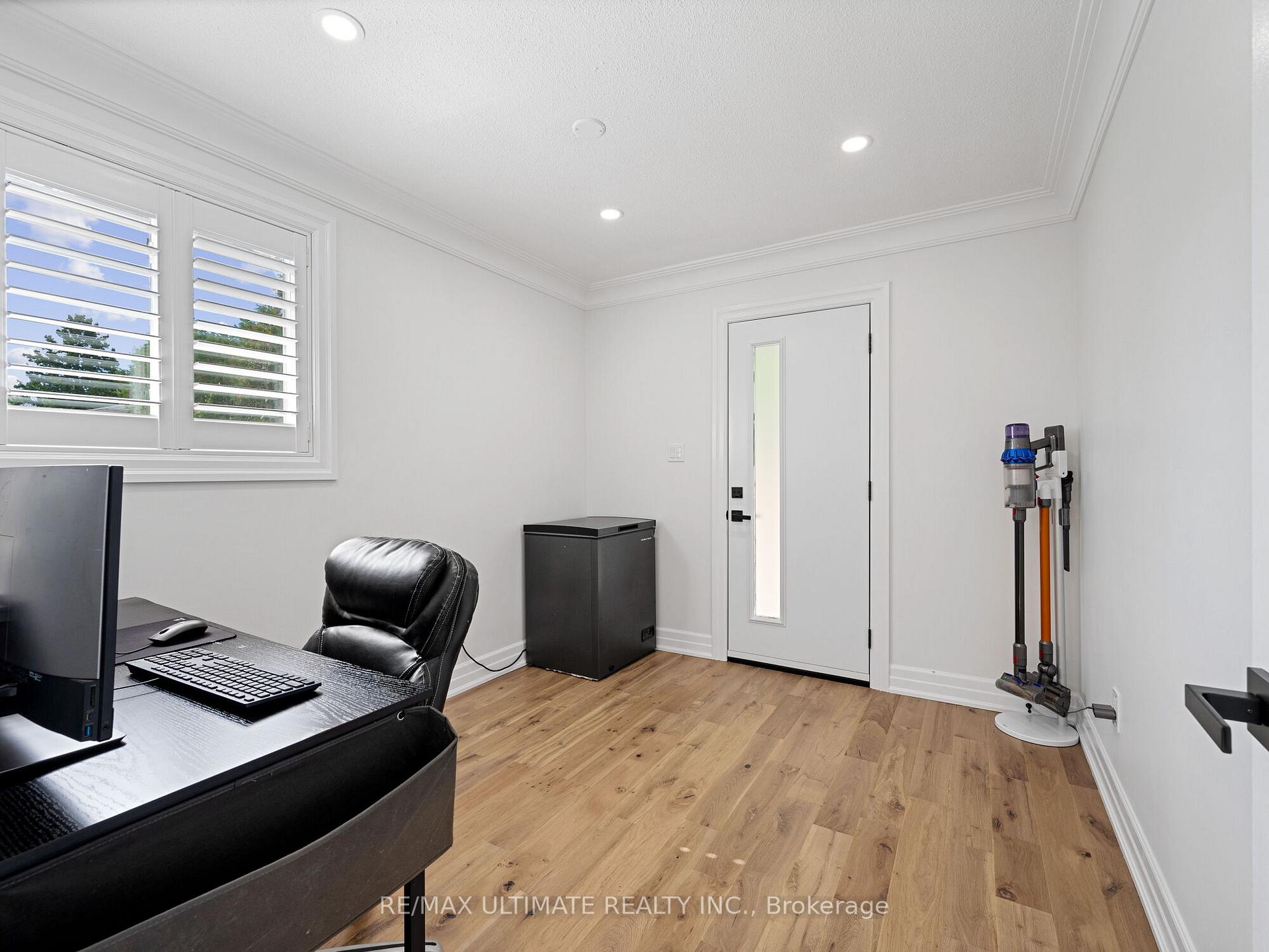 Photo 17 of 21 Dreyer Drive E, Ajax, South East — HOMEH