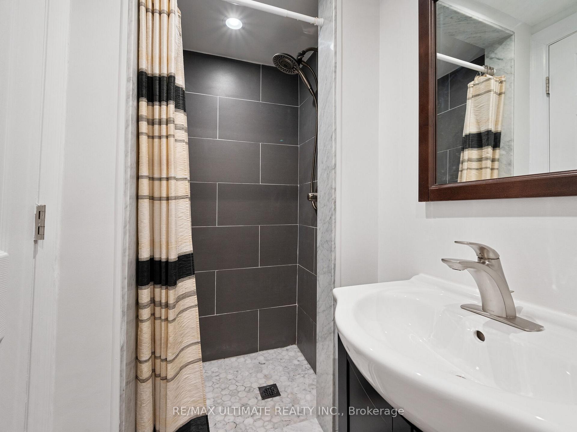 Photo 34 of 21 Dreyer Drive E, Ajax, South East — HOMEH