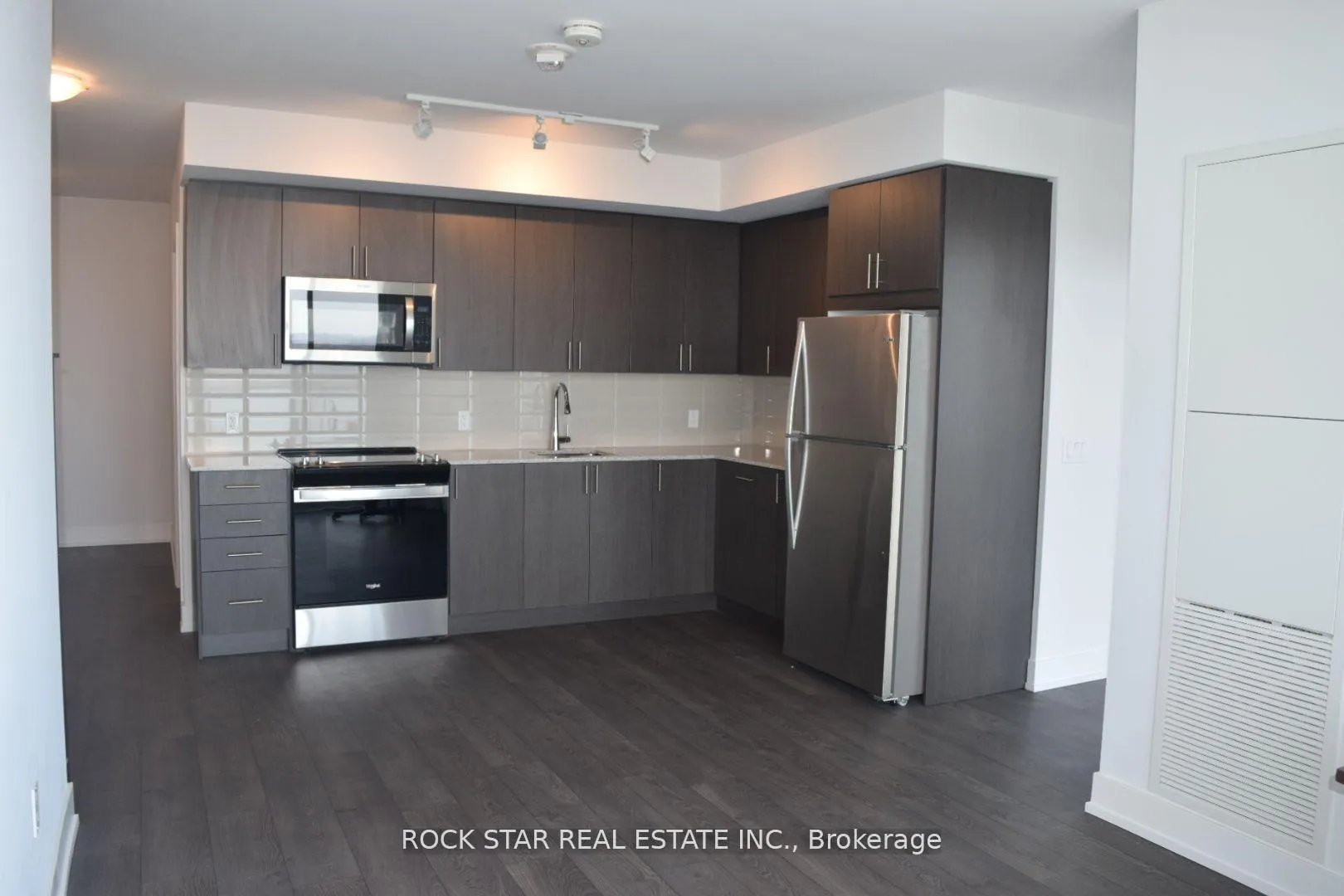 Photo 4 of Unit 1717, 2550 Simcoe Street N, Oshawa, Windfields — HOMEH