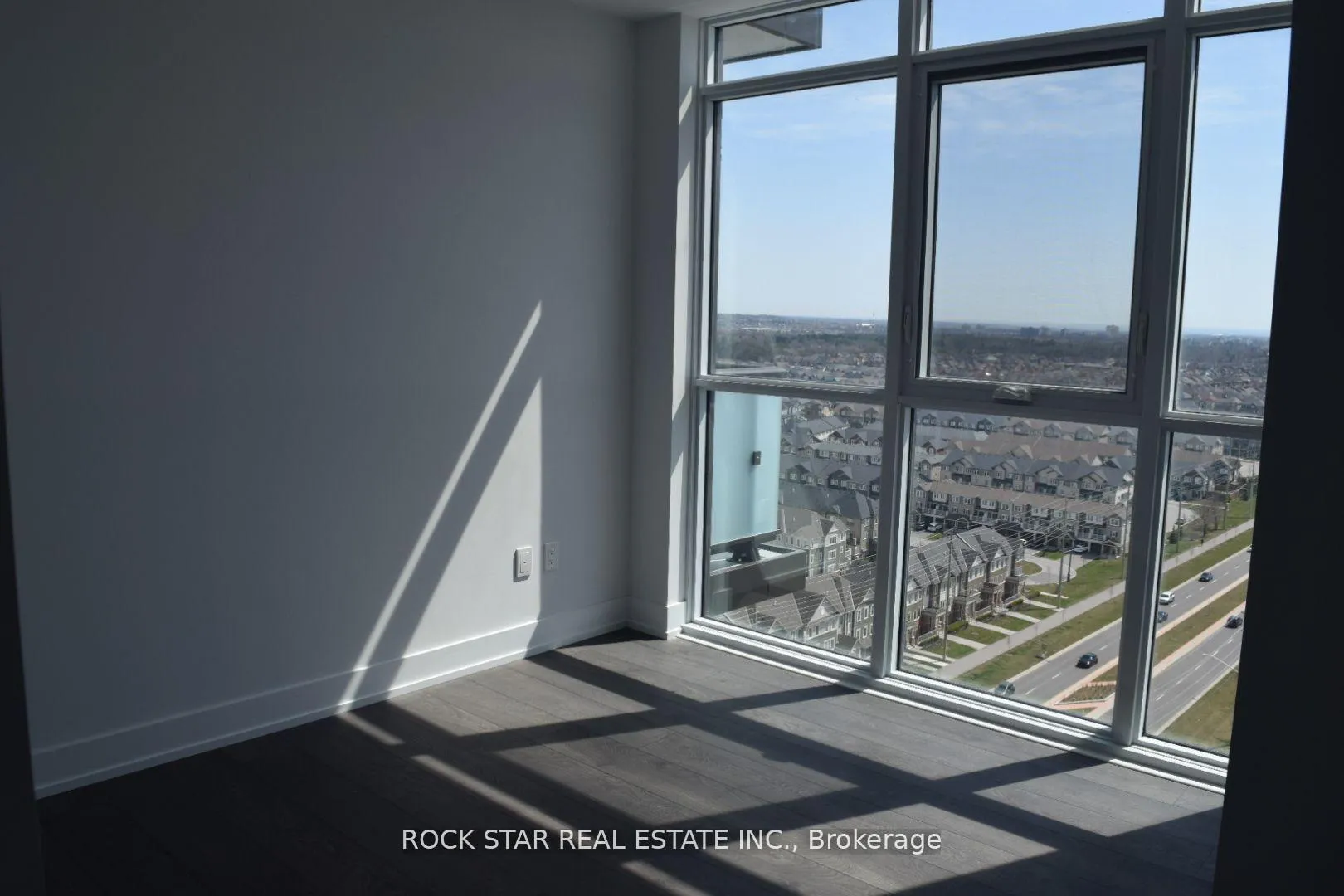 Photo 8 of Unit 1717, 2550 Simcoe Street N, Oshawa, Windfields — HOMEH
