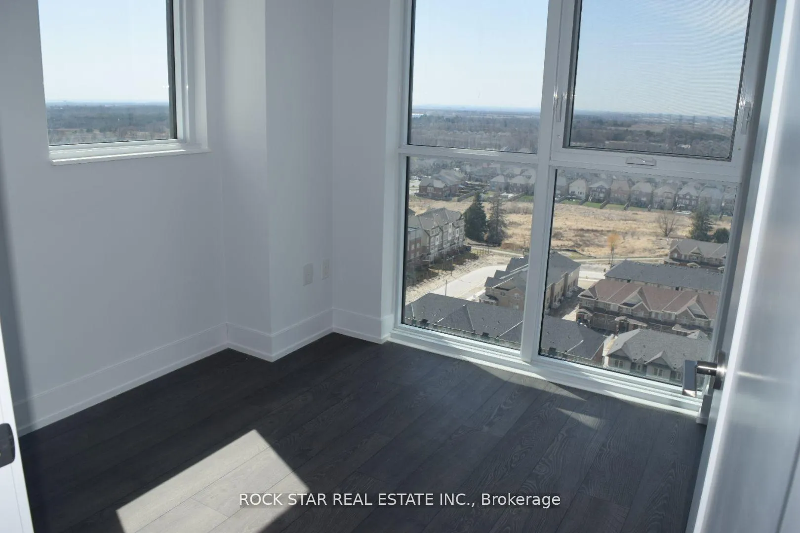 Photo 11 of Unit 1717, 2550 Simcoe Street N, Oshawa, Windfields — HOMEH