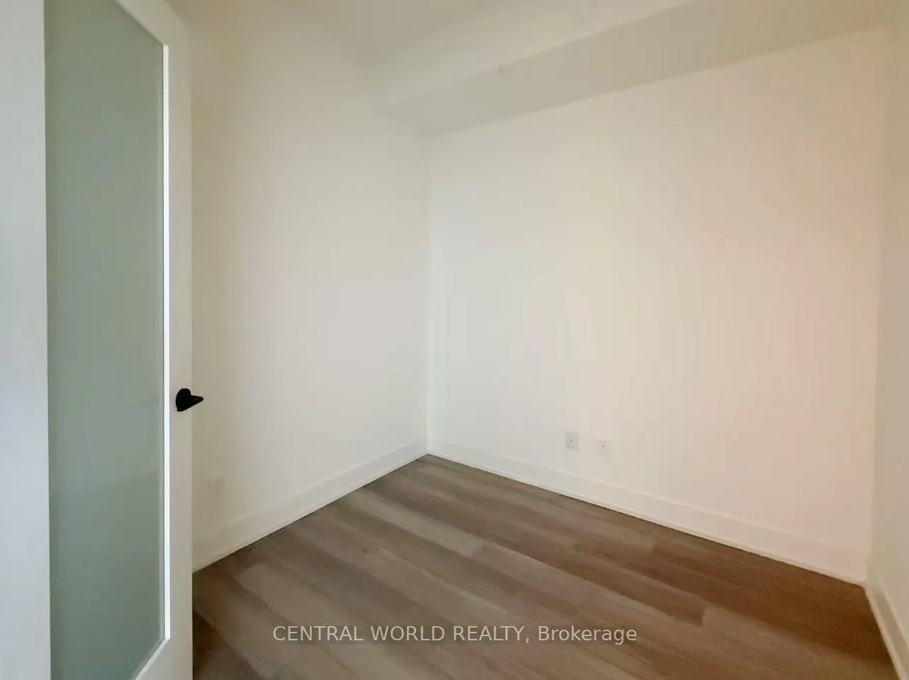 Photo 5 of Unit 1703, 38 Andre de Grasse Street, Markham, Unionville — HOMEH