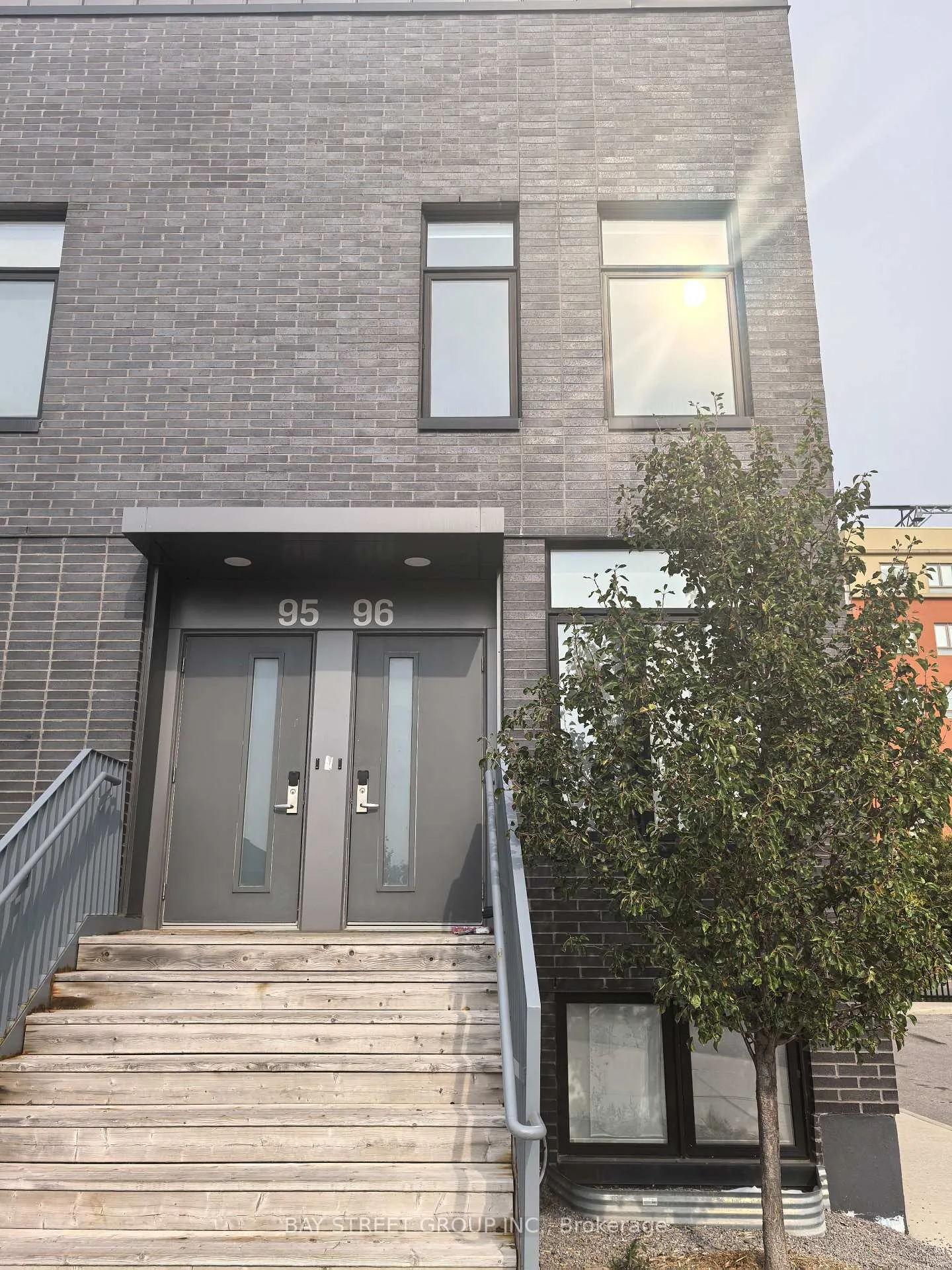 Front of Unit 96C, 1760 Simcoe Street N