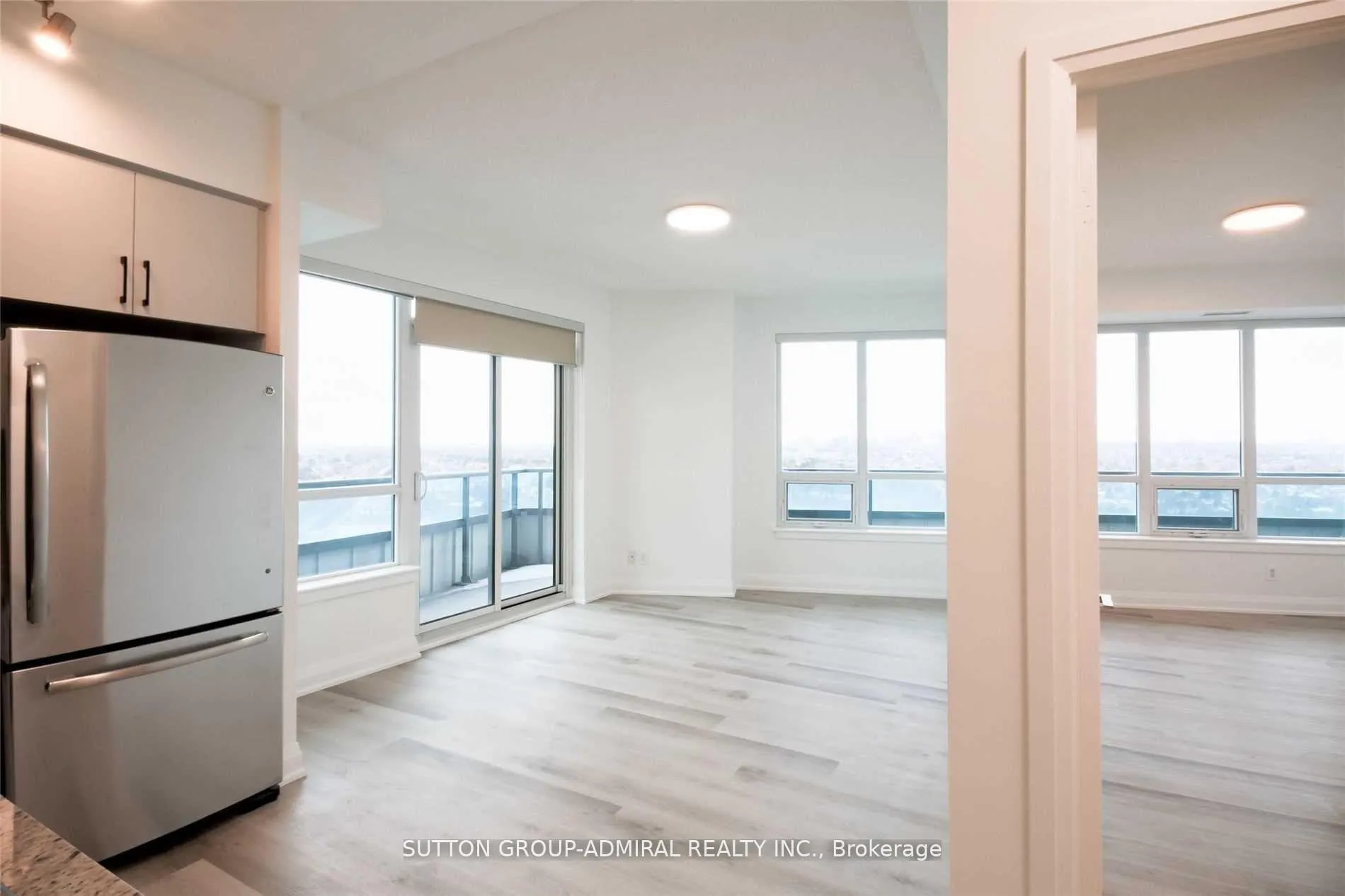 Photo 8 of Unit 1025, 7161 Yonge Street, Markham, Thornhill — HOMEH