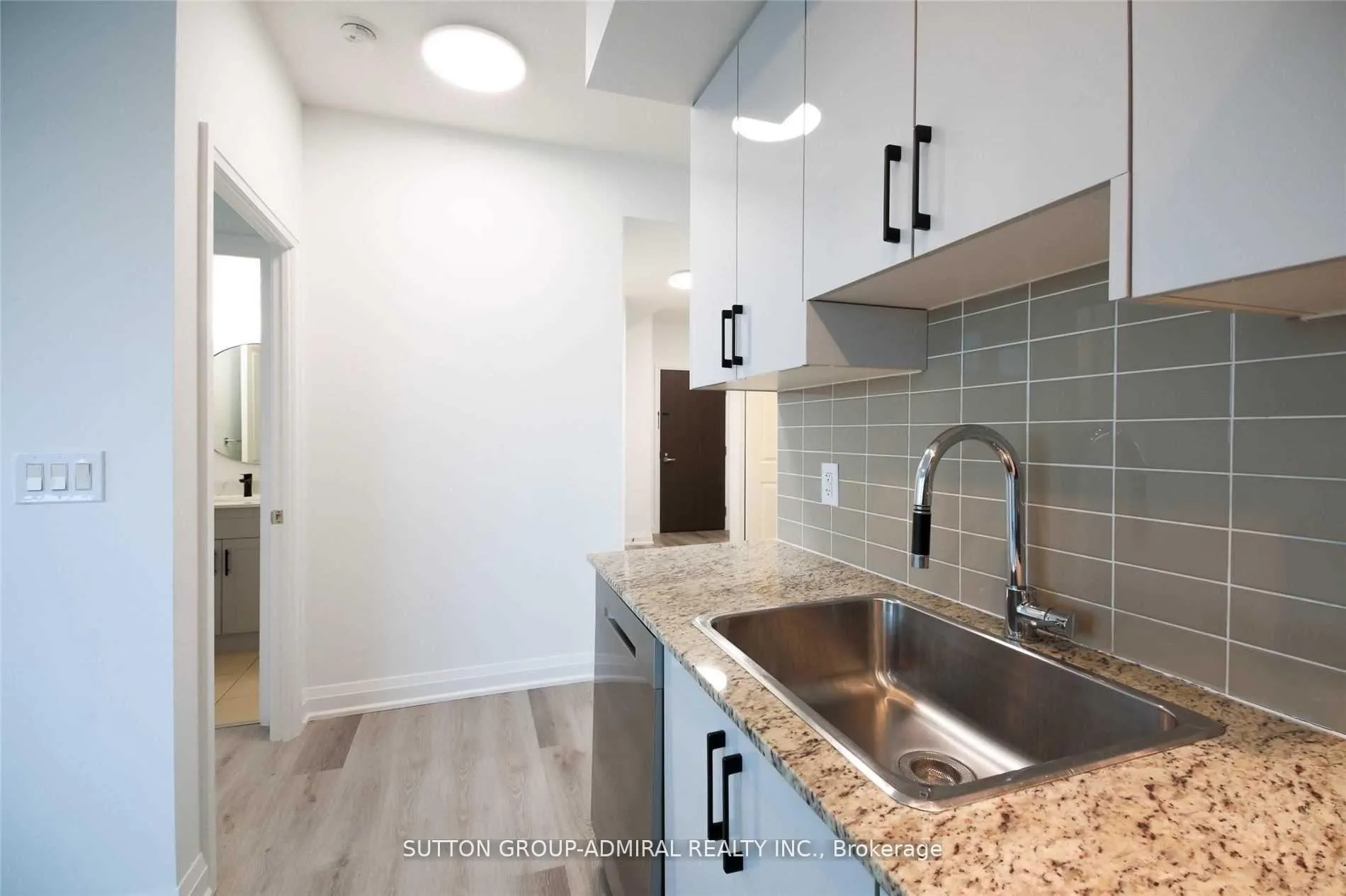 Photo 11 of Unit 1025, 7161 Yonge Street, Markham, Thornhill — HOMEH