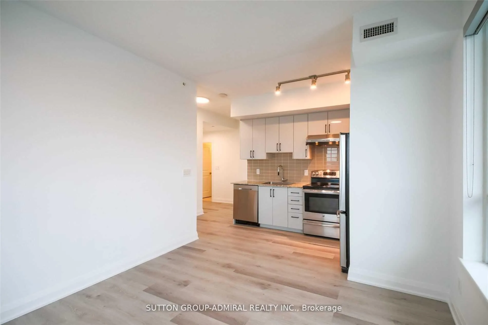 Photo 12 of Unit 1025, 7161 Yonge Street, Markham, Thornhill — HOMEH