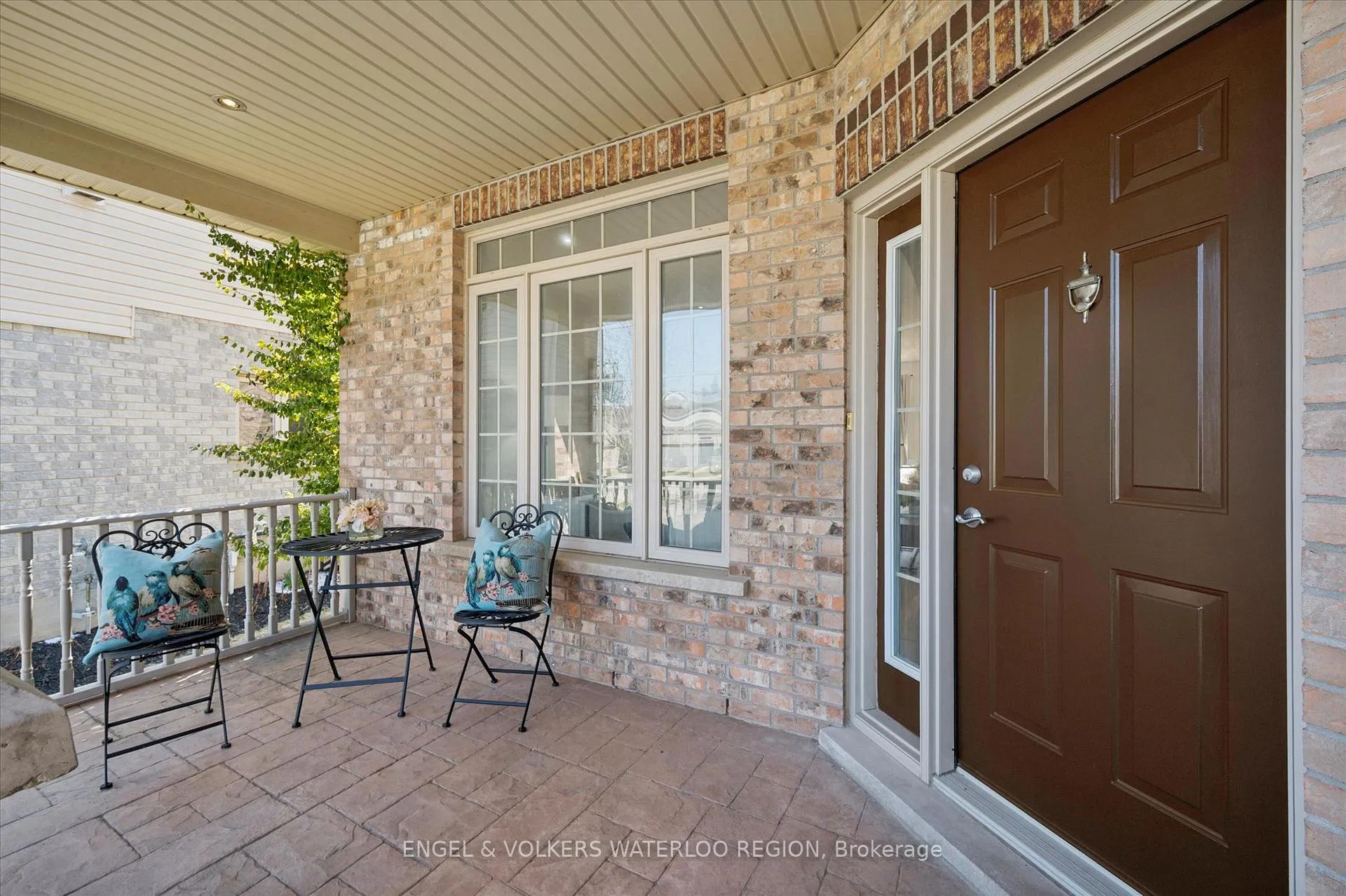 Photo 3 of 419 Kelso Drive, Waterloo — HOMEH