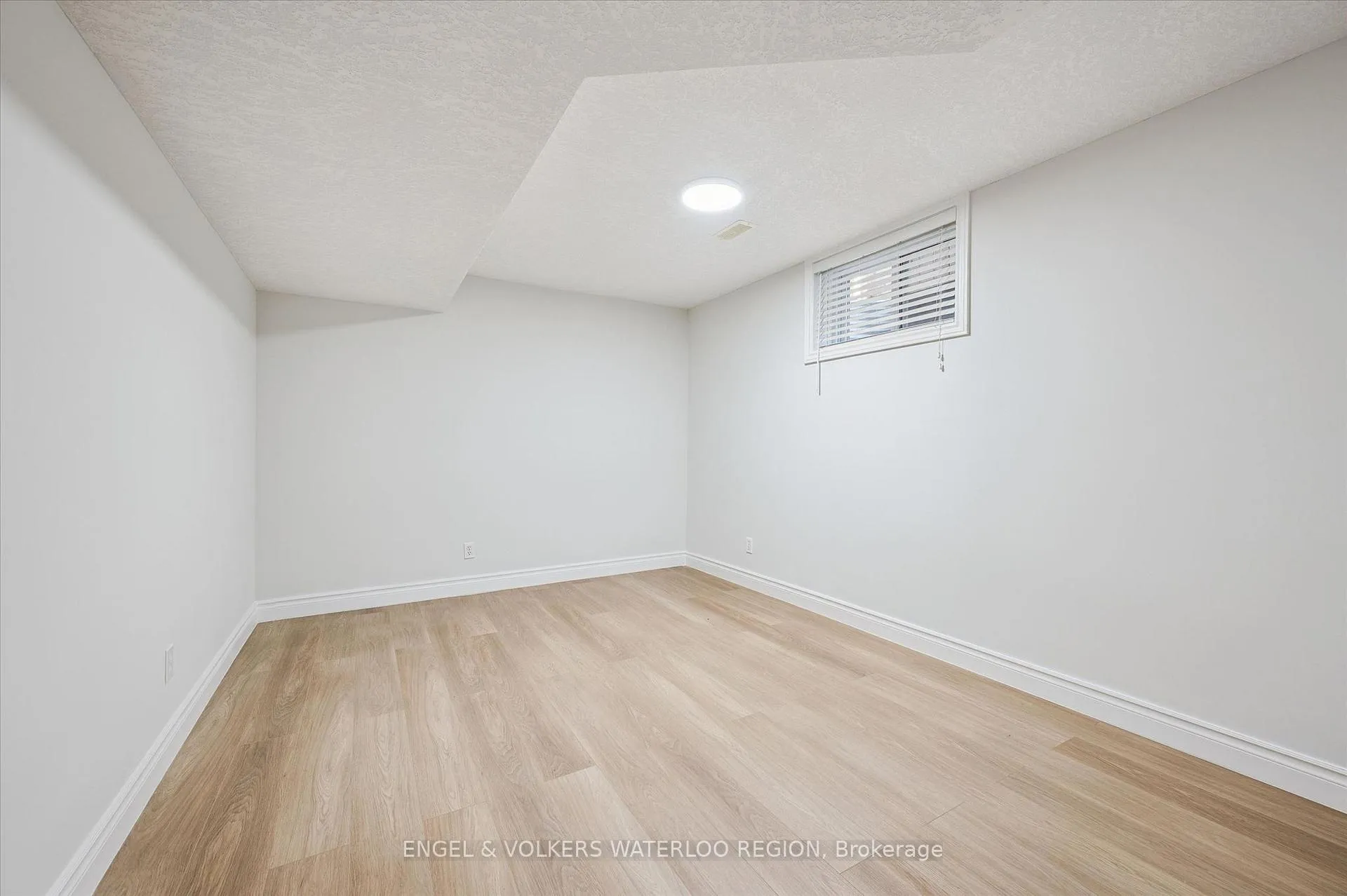Photo 43 of 419 Kelso Drive, Waterloo — HOMEH