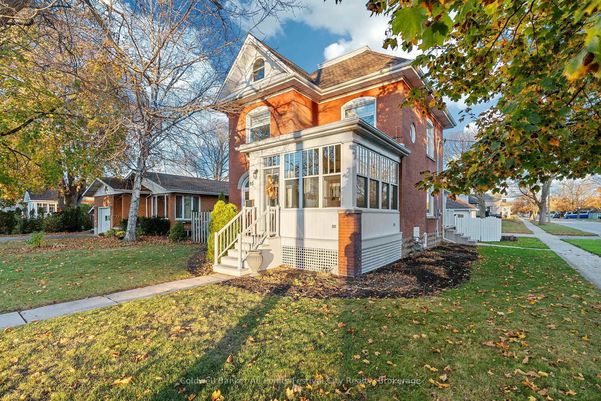 Photo 3 of 91 Wellington Street S, Goderich, Goderich (Town) — HOMEH